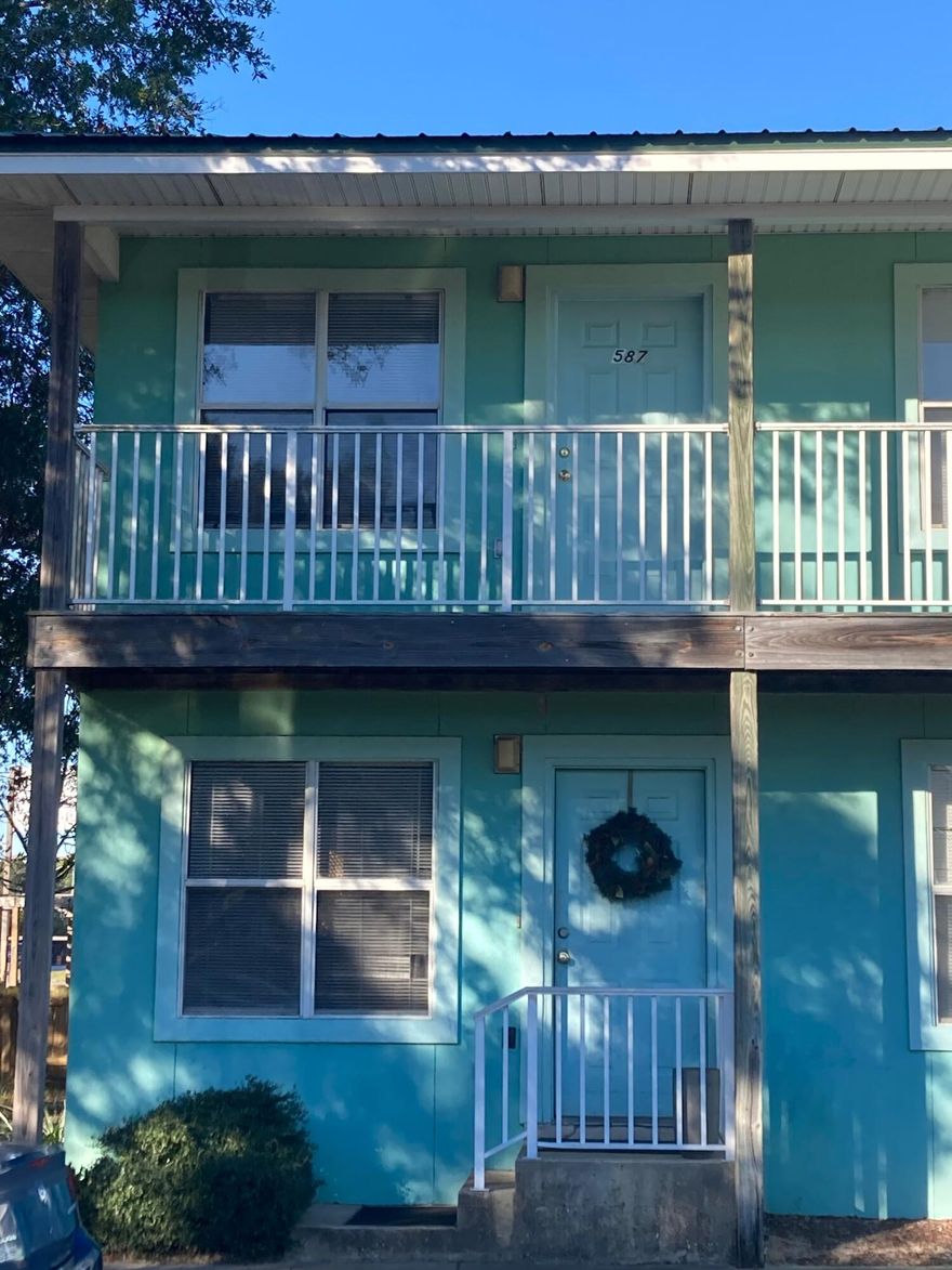 This cozy two bedroom two bath is conveniently located closely to  both Air Force base, schools and shopping. Trash included in rent. Washer & dryer included
