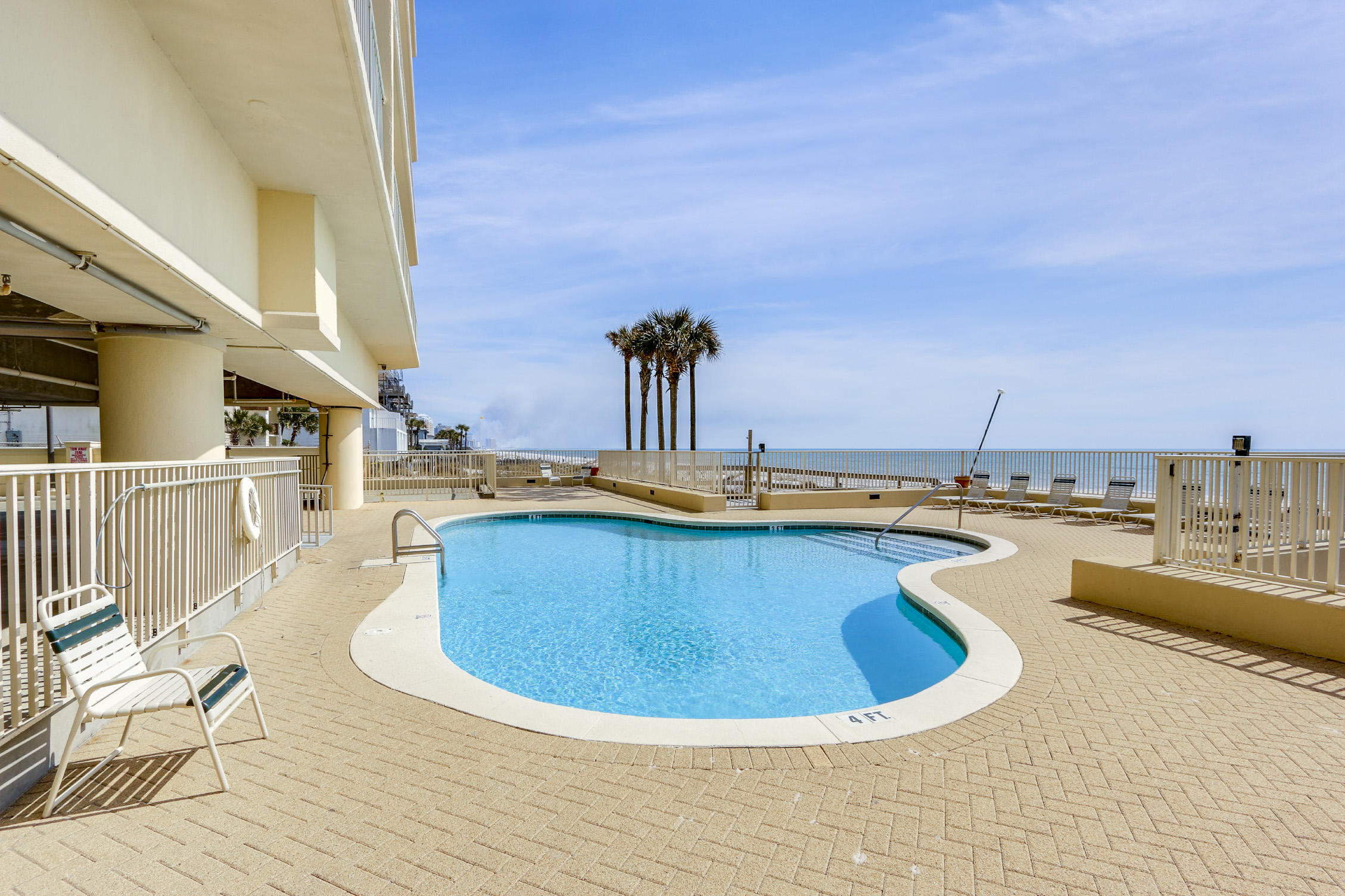 Grande Surf Club - Residential