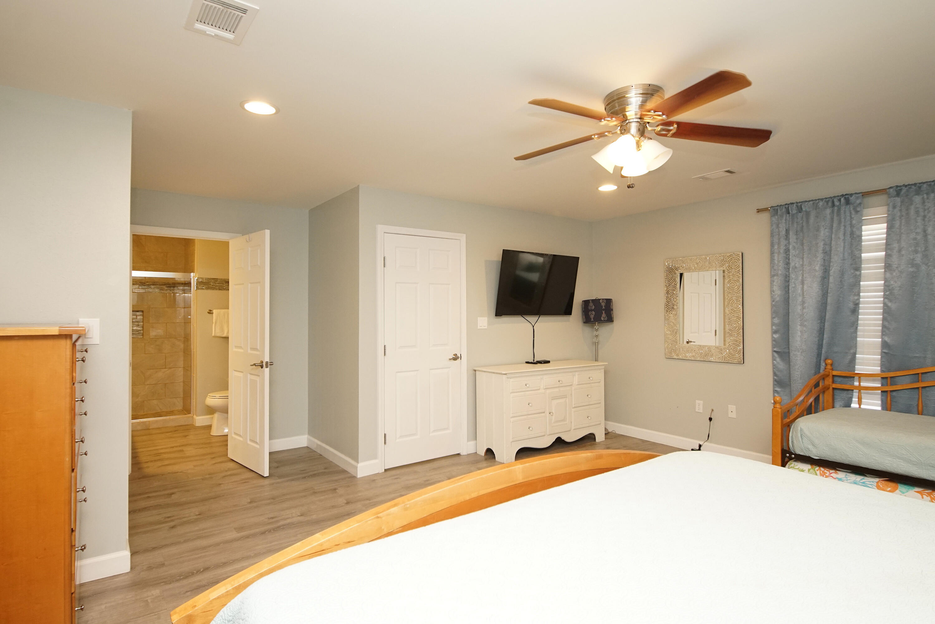 CRYSTAL BEACH COTTAGES PH 2 - Residential