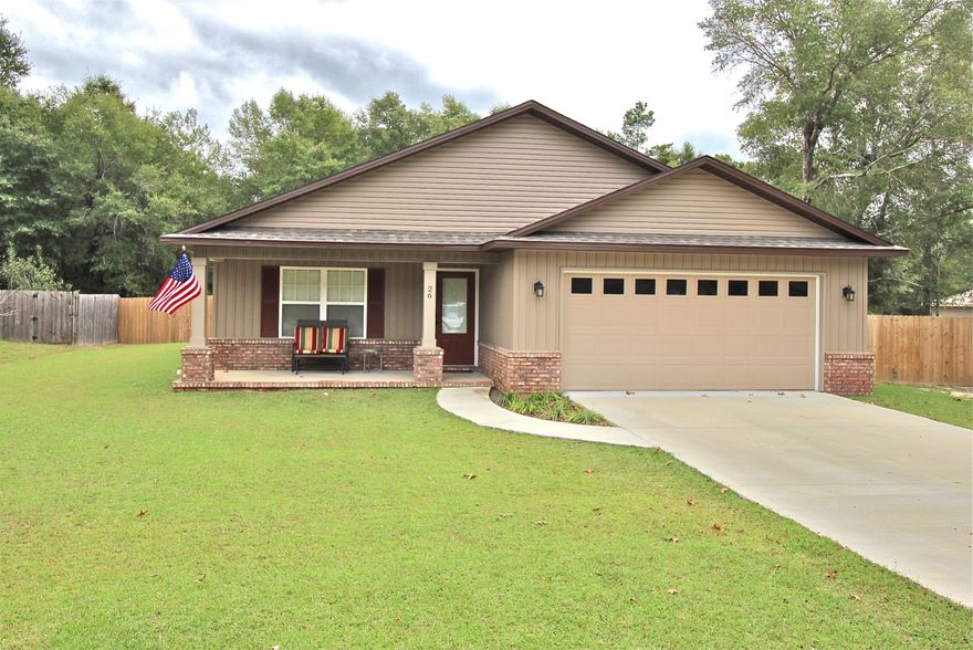 Like new condition with open concept floorplan and large rooms in highly desirable Hunters Ridge! Wood laminate floors, granite countertops and stainless appliances are just a few of the family friendly features you'll find. Master bedroom with extra-large walk-in closet, separate his and hers vanities, water closet and 5' cultured marble shower. Warm maple cabinets in the kitchen with breakfast bar and additional breakfast area, overlook the expansive family room. Lots of windows and light! Covered front AND back porch and fenced yard complete the outdoor picture waiting on your family to enjoy! Located on a small, private cul-de-sac near the high school and in town for total convenience.