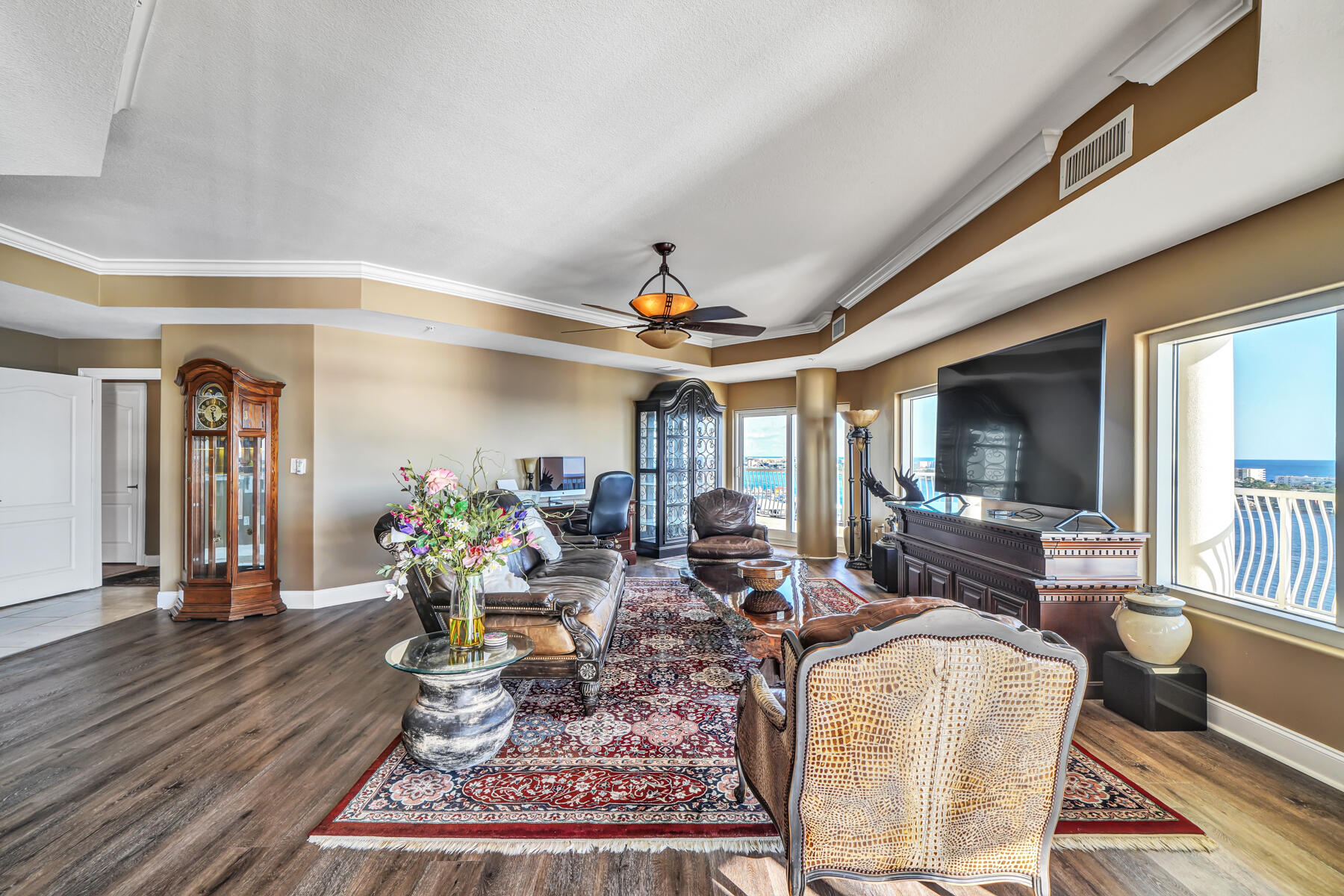 PRESIDIO YACHT CLUB - Residential