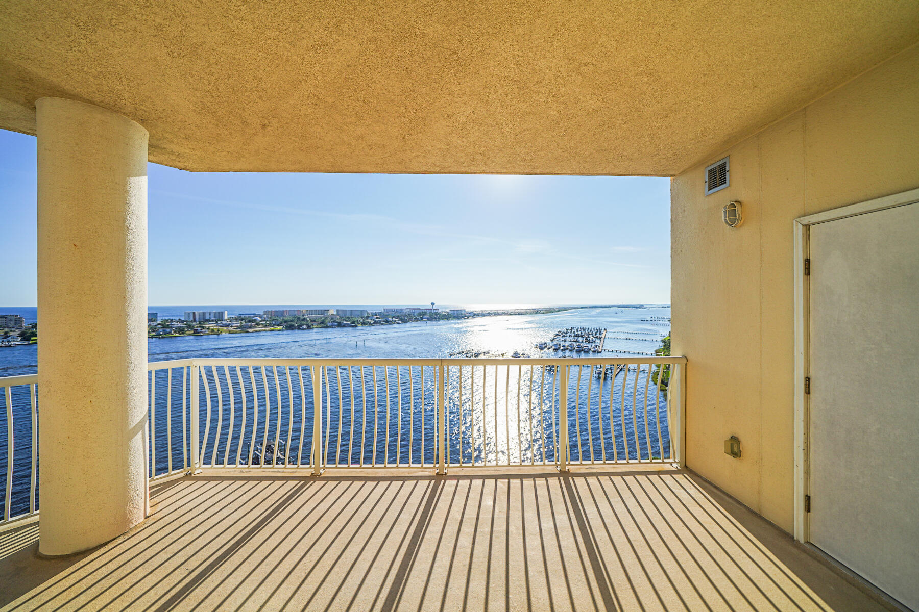 PRESIDIO YACHT CLUB - Residential