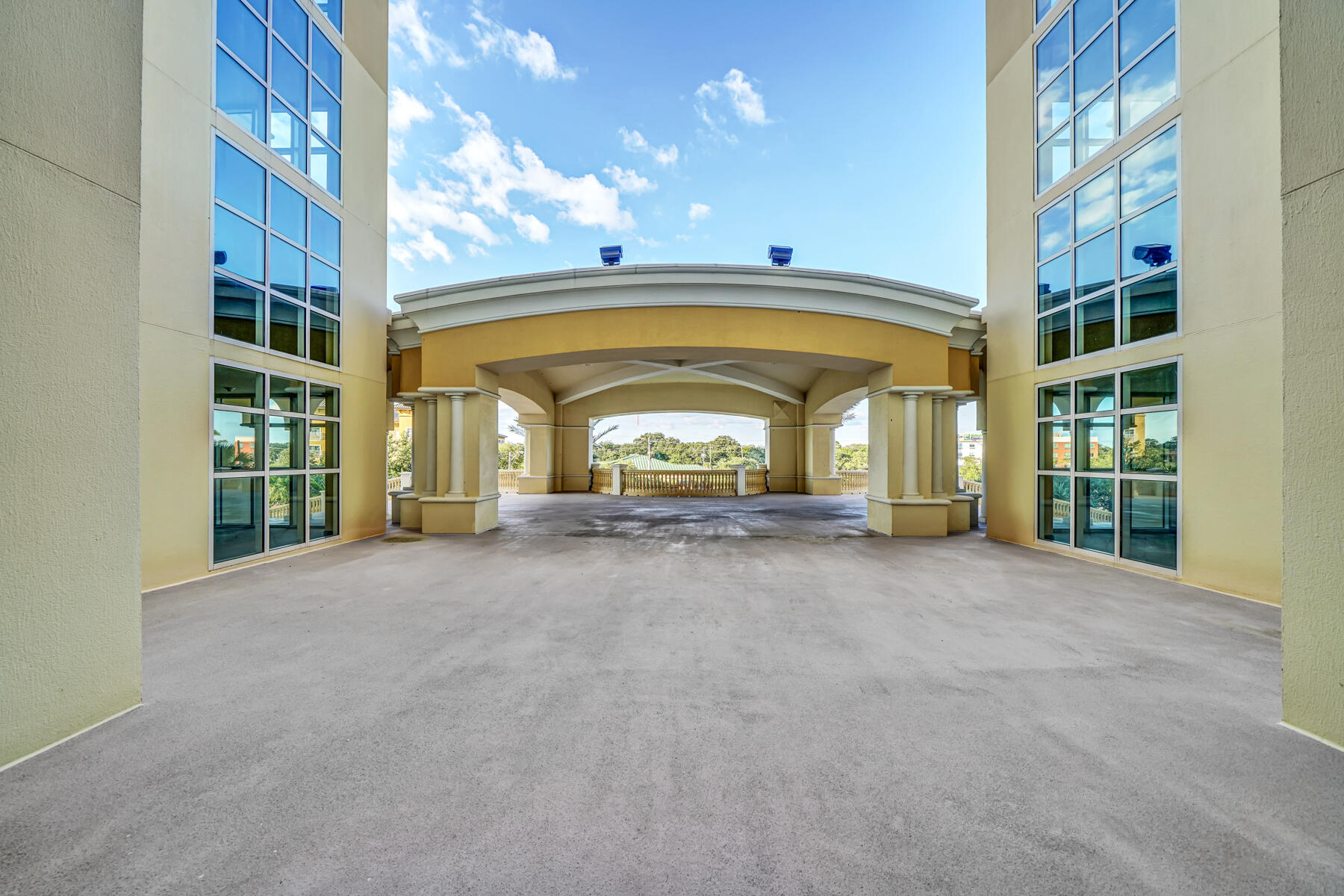 PRESIDIO YACHT CLUB - Residential