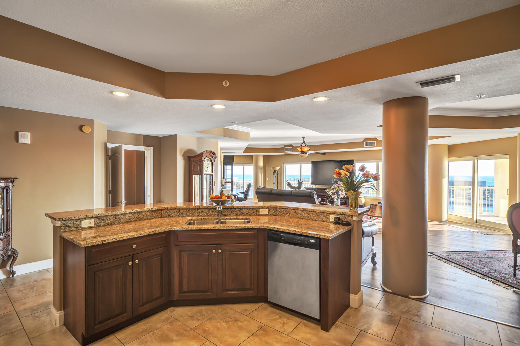 PRESIDIO YACHT CLUB - Residential
