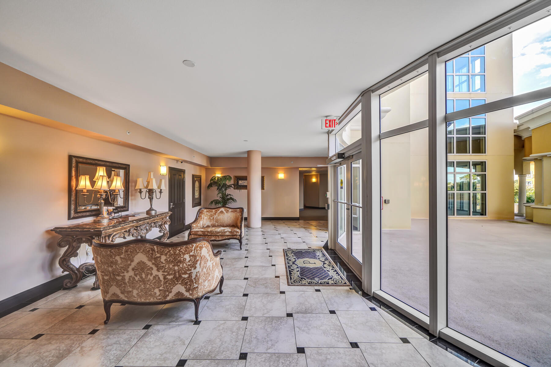 PRESIDIO YACHT CLUB - Residential