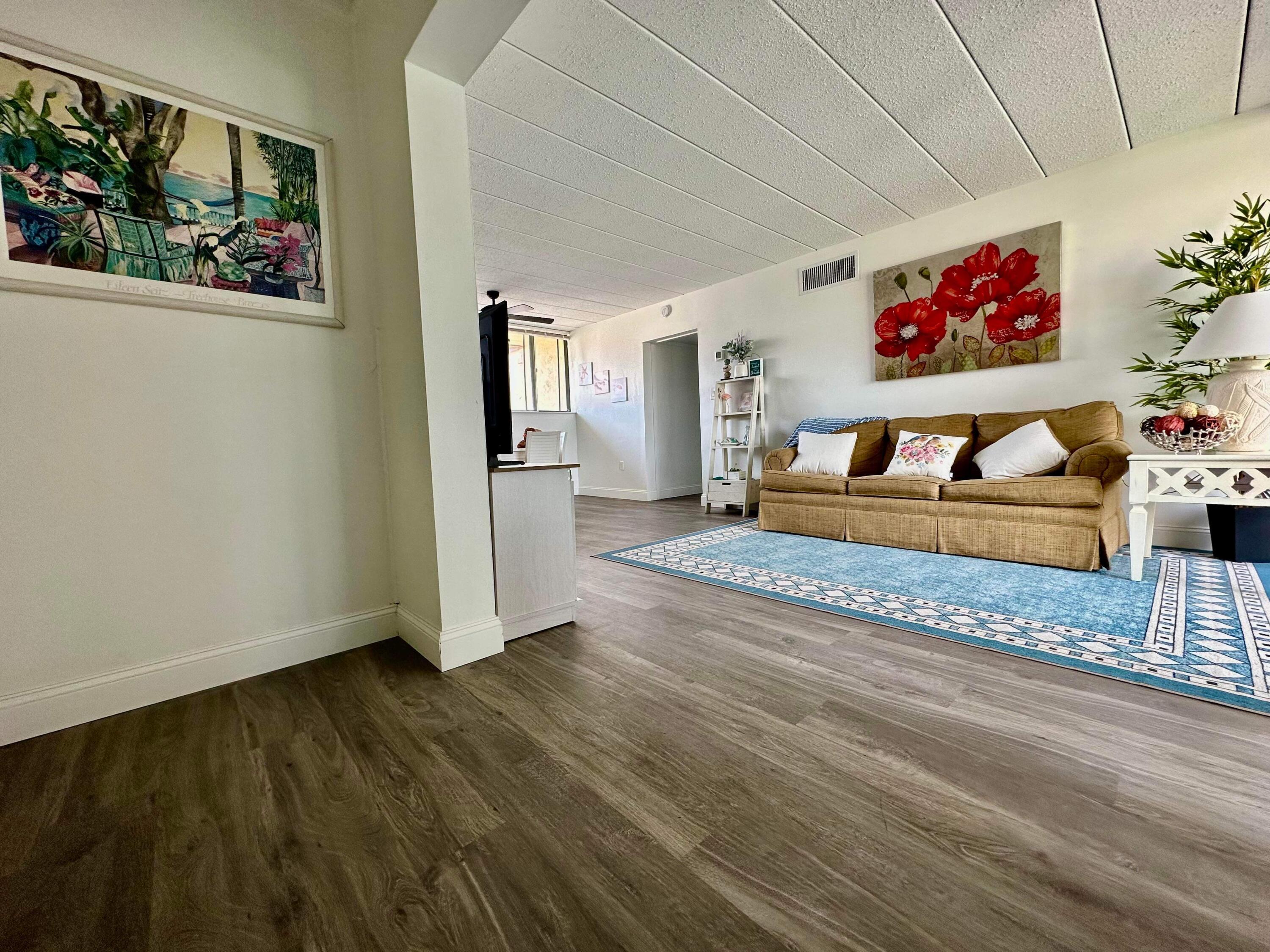 SEA PALM CONDO - Residential