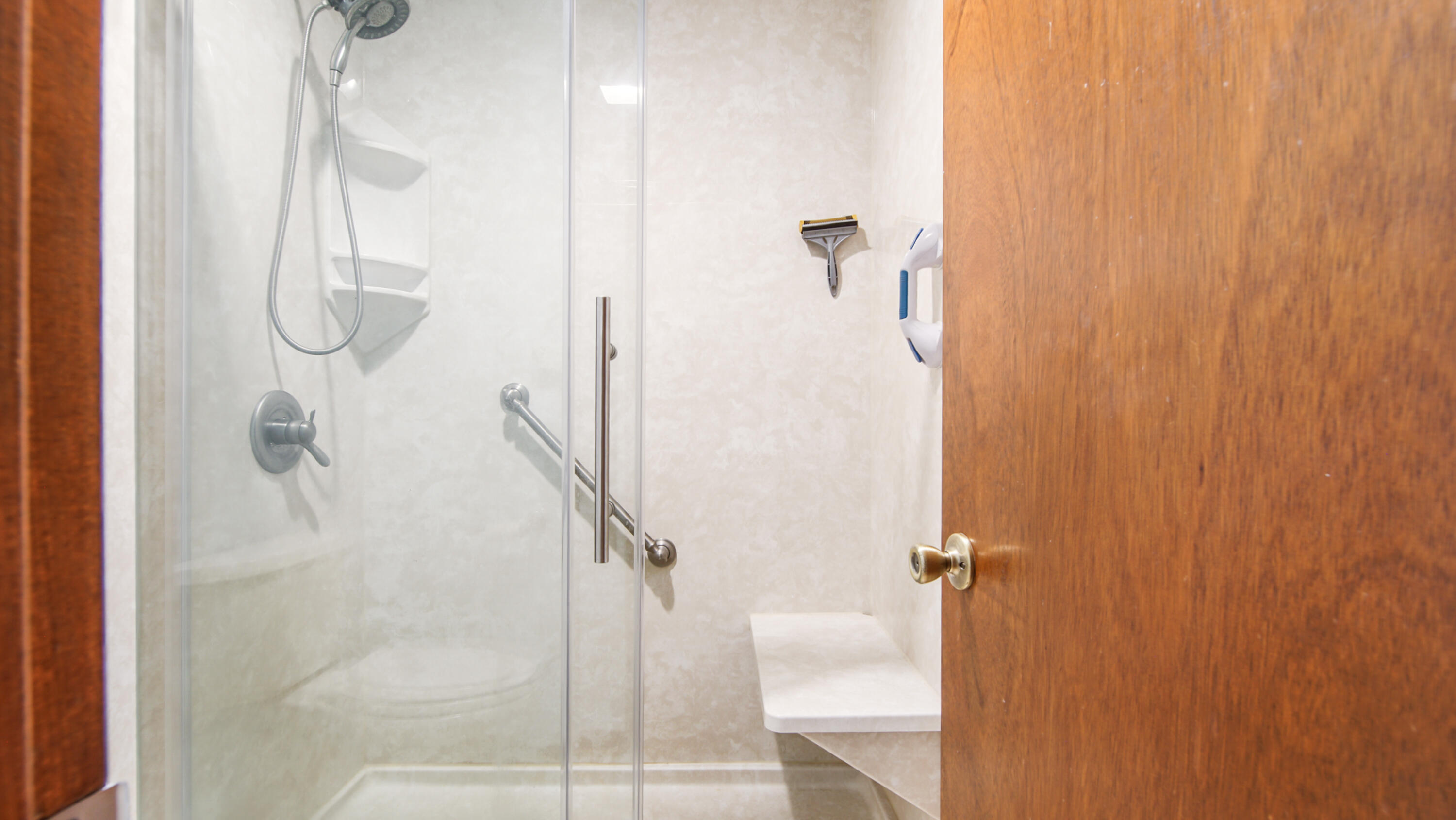 ROYAL OAK VILLAS BLUEWATER BAY - Residential