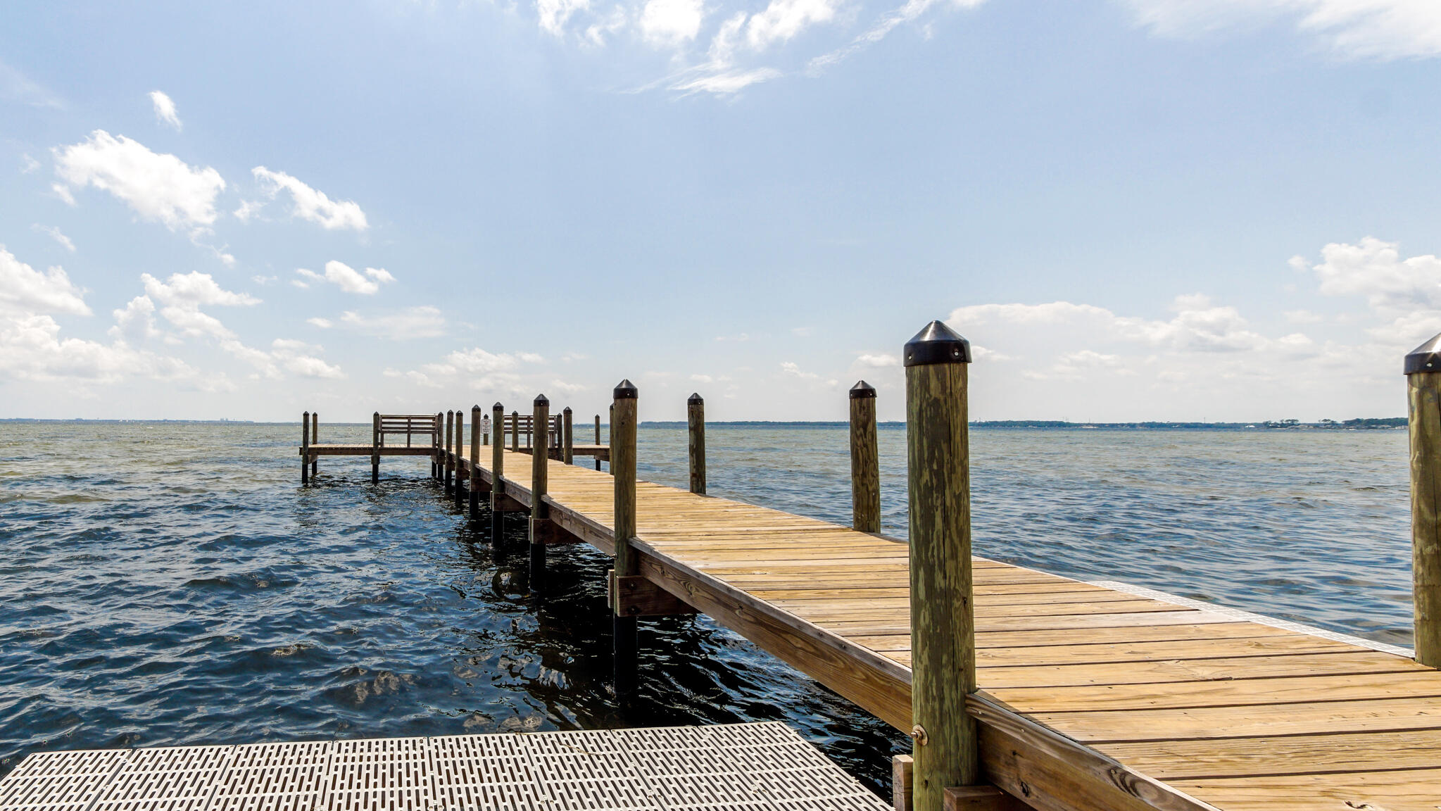 ROYAL OAK VILLAS BLUEWATER BAY - Residential