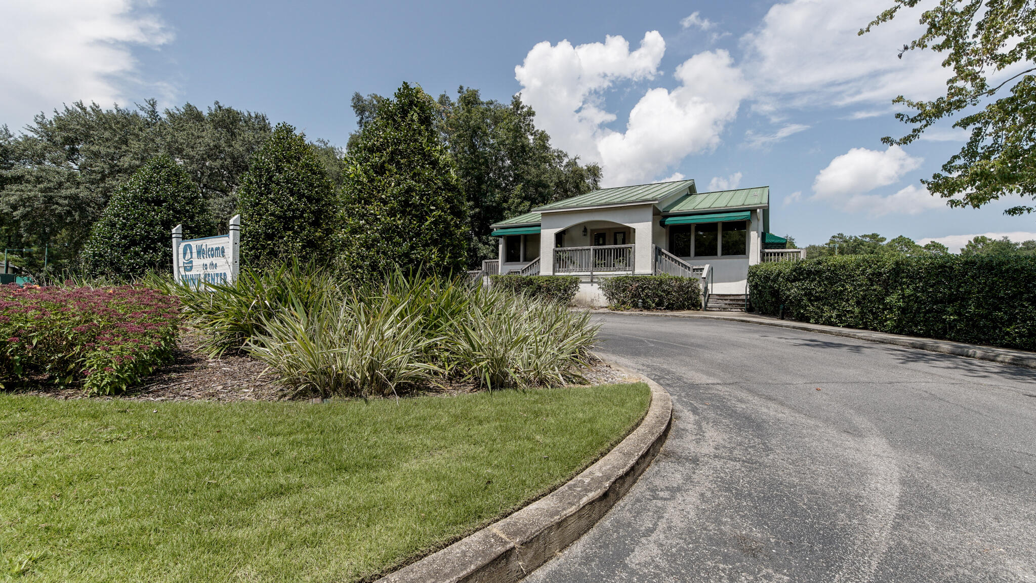 ROYAL OAK VILLAS BLUEWATER BAY - Residential