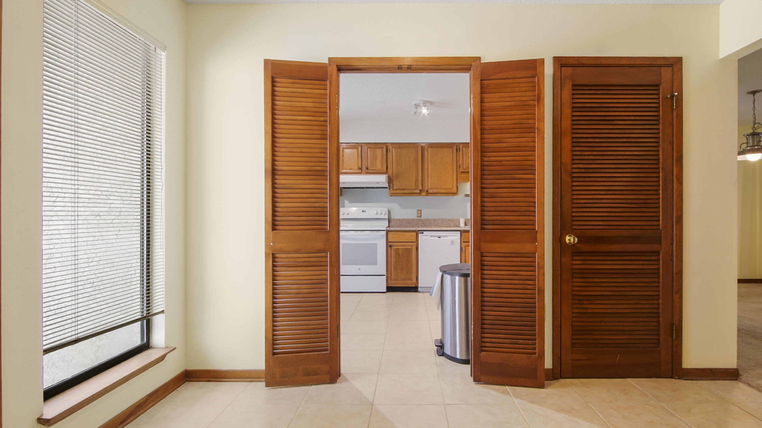 ROYAL OAK VILLAS BLUEWATER BAY - Residential