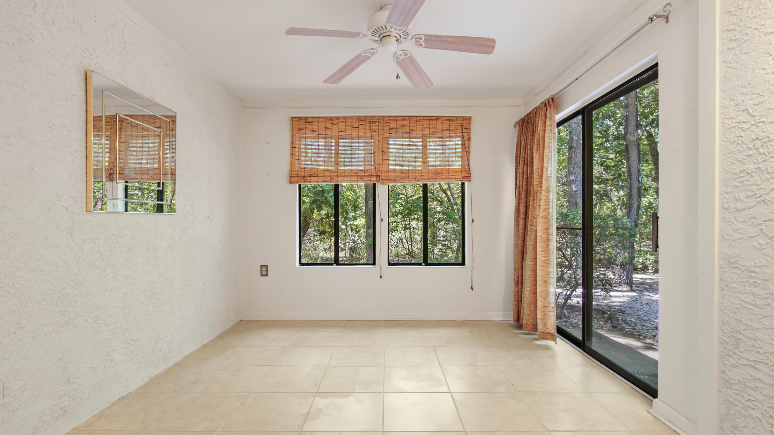 ROYAL OAK VILLAS BLUEWATER BAY - Residential