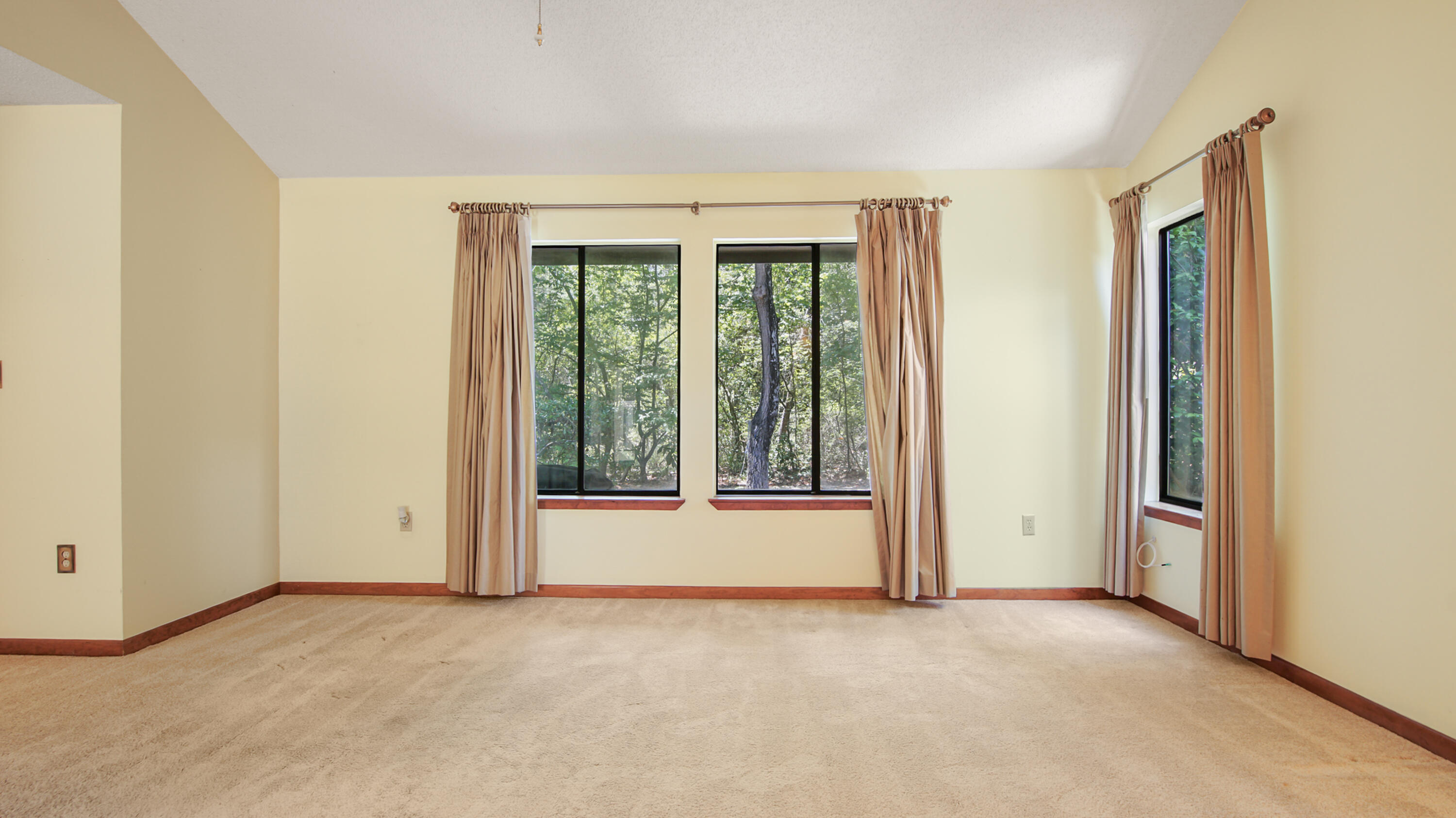 ROYAL OAK VILLAS BLUEWATER BAY - Residential