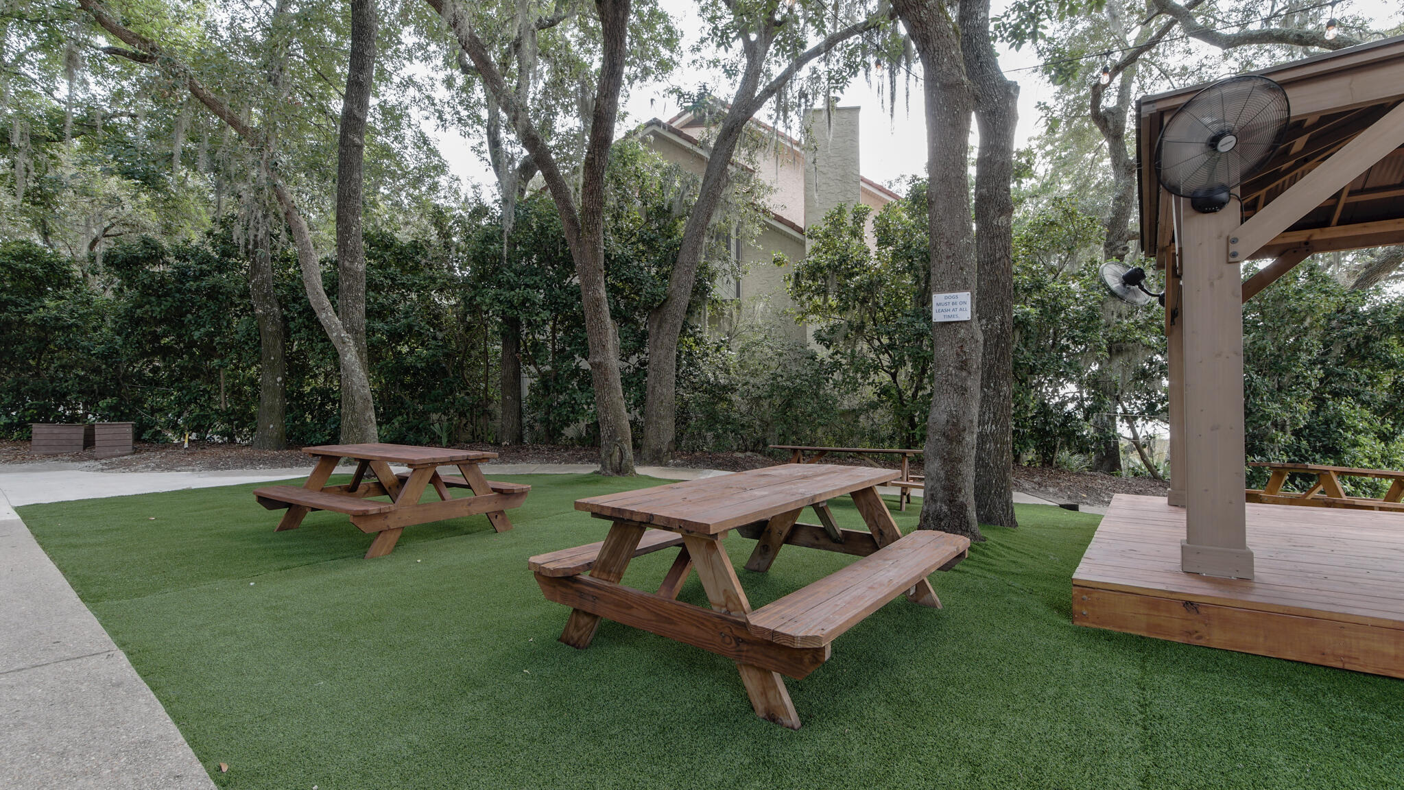 ROYAL OAK VILLAS BLUEWATER BAY - Residential