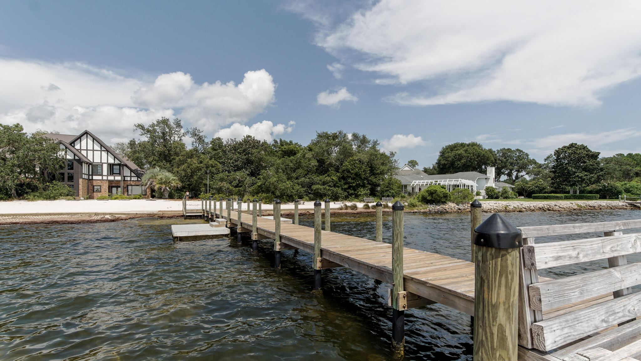 ROYAL OAK VILLAS BLUEWATER BAY - Residential