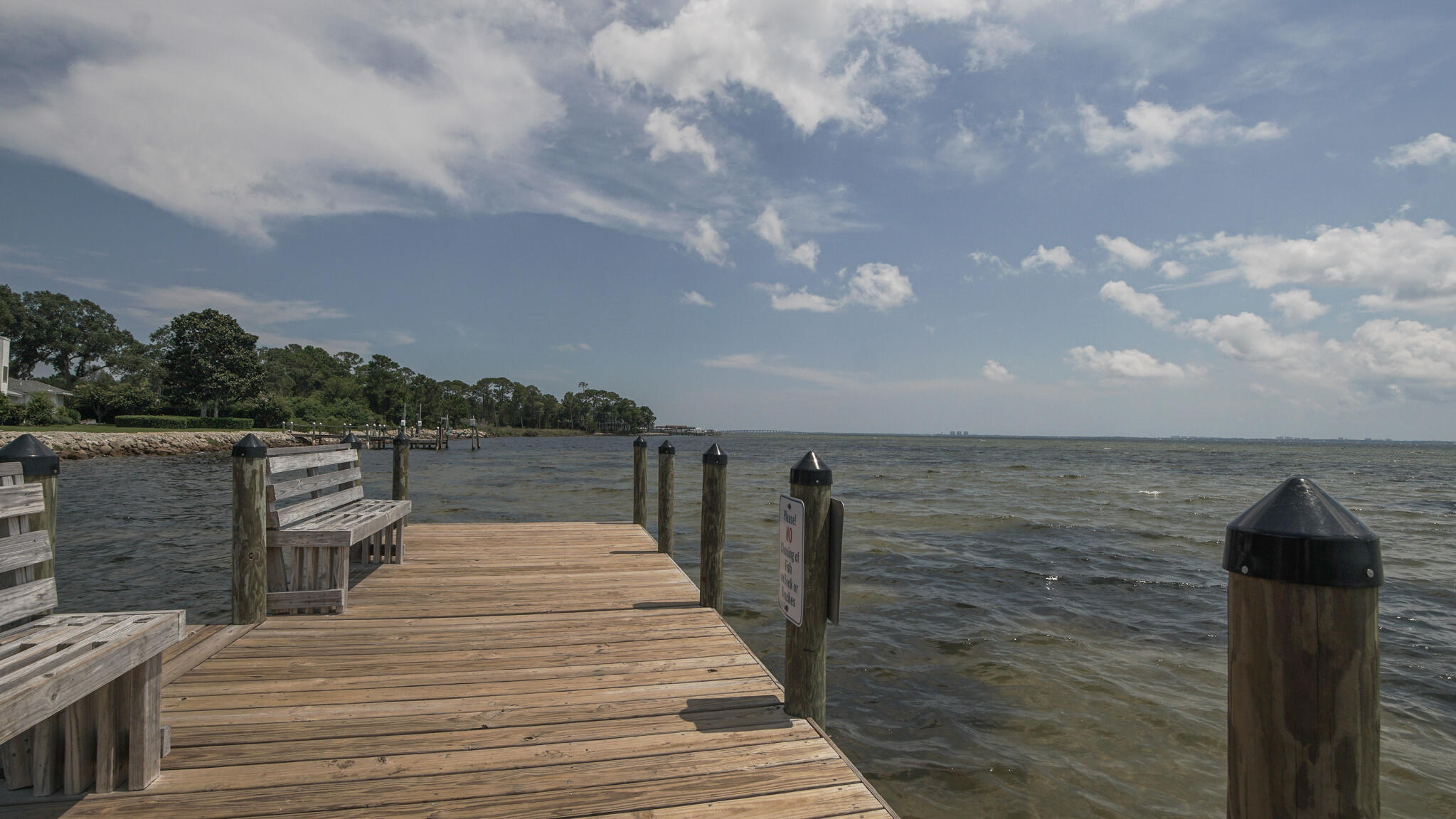 ROYAL OAK VILLAS BLUEWATER BAY - Residential