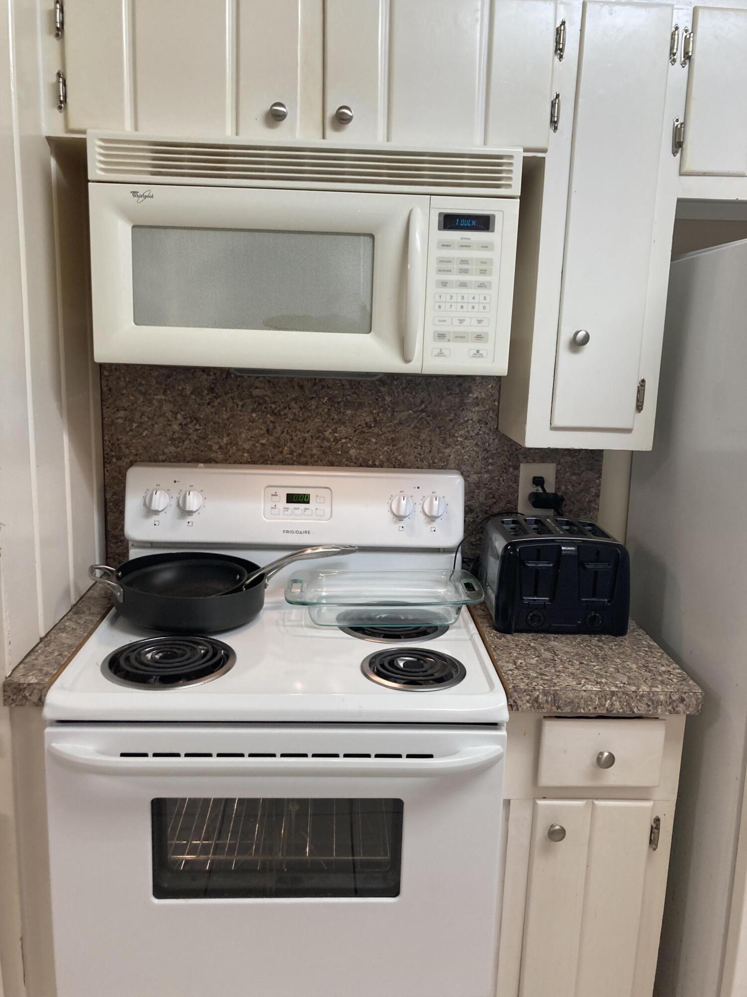 COLONIAL ESTATES - Residential