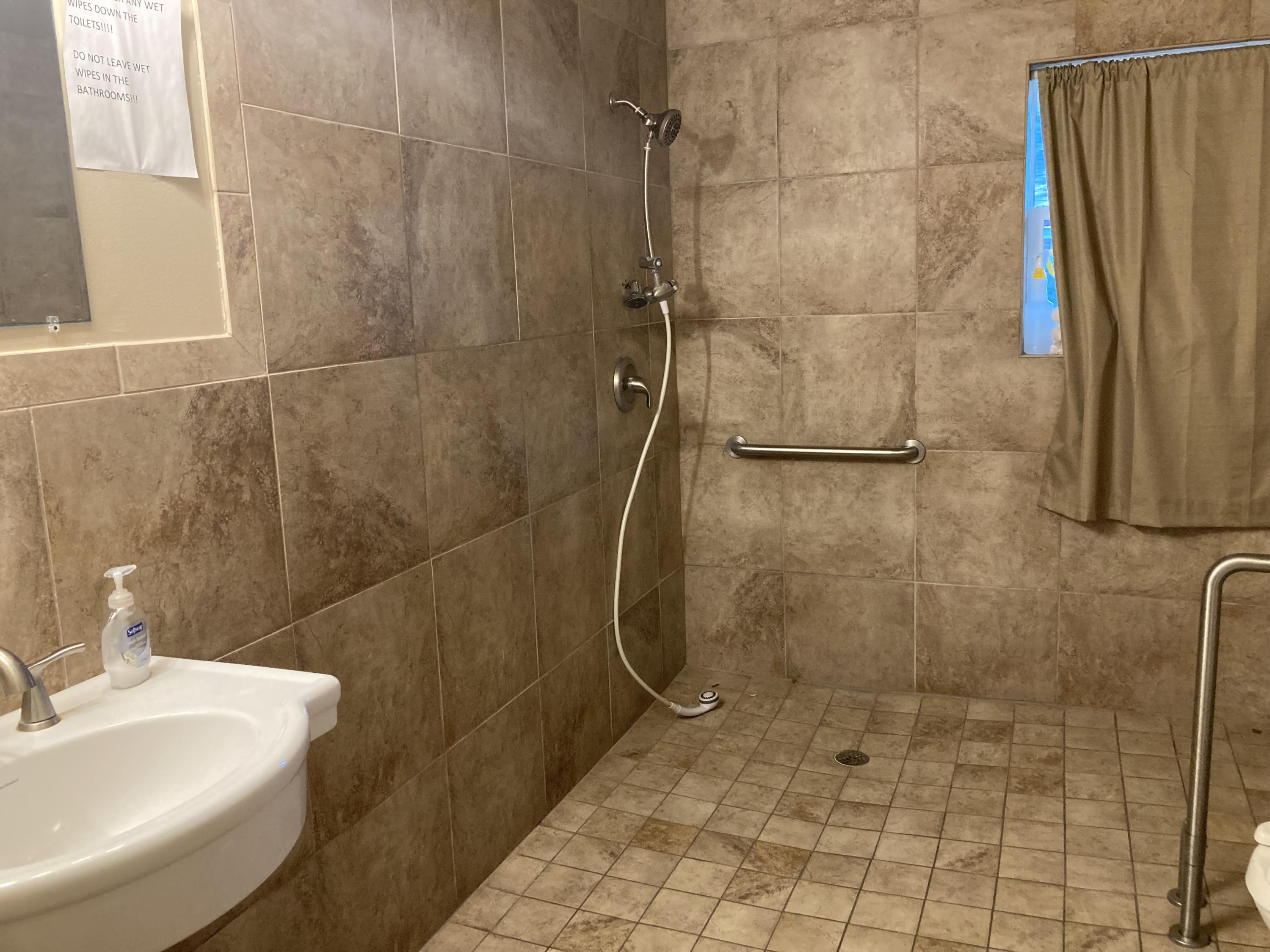 COLONIAL ESTATES - Residential