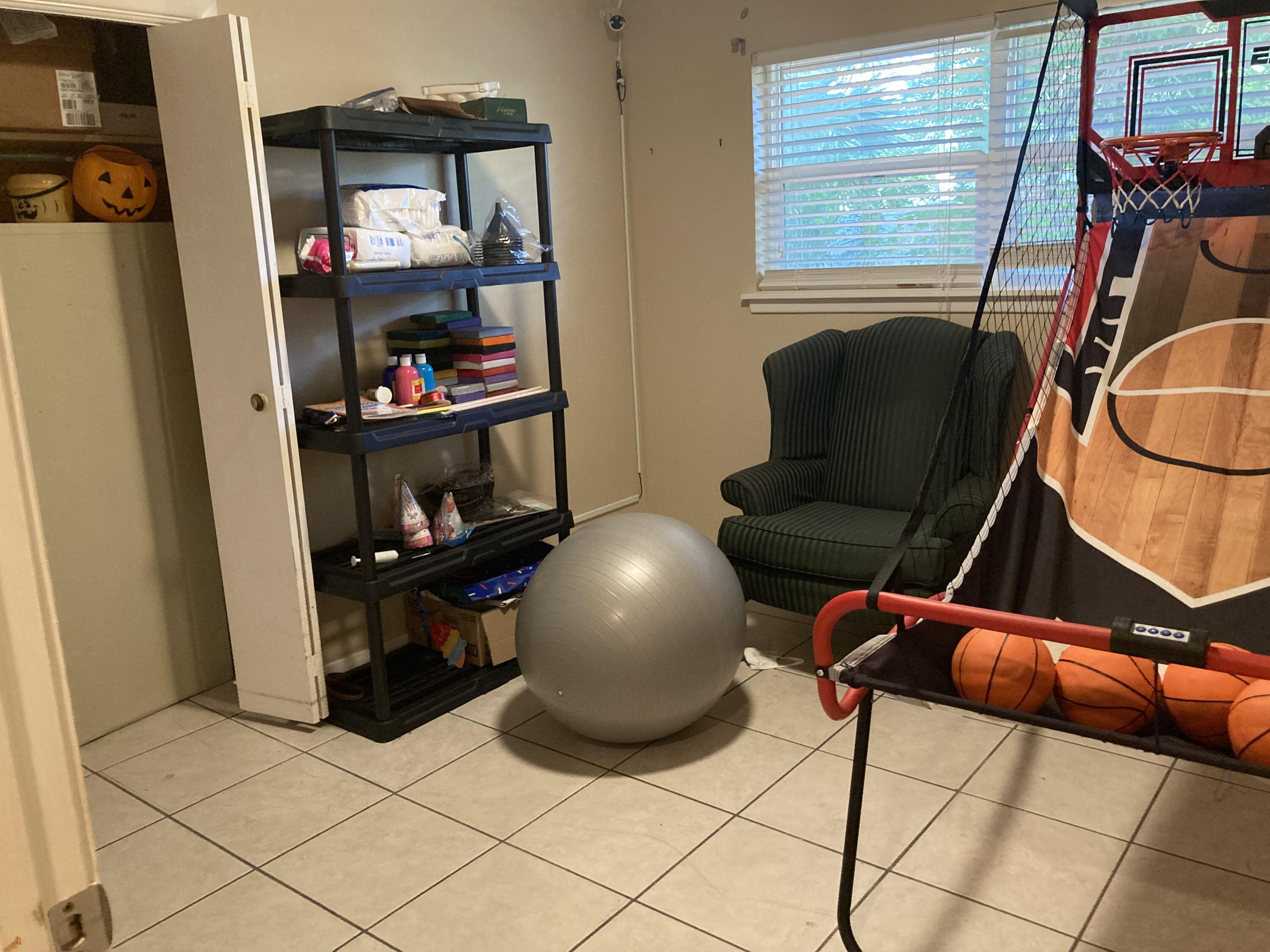 COLONIAL ESTATES - Residential