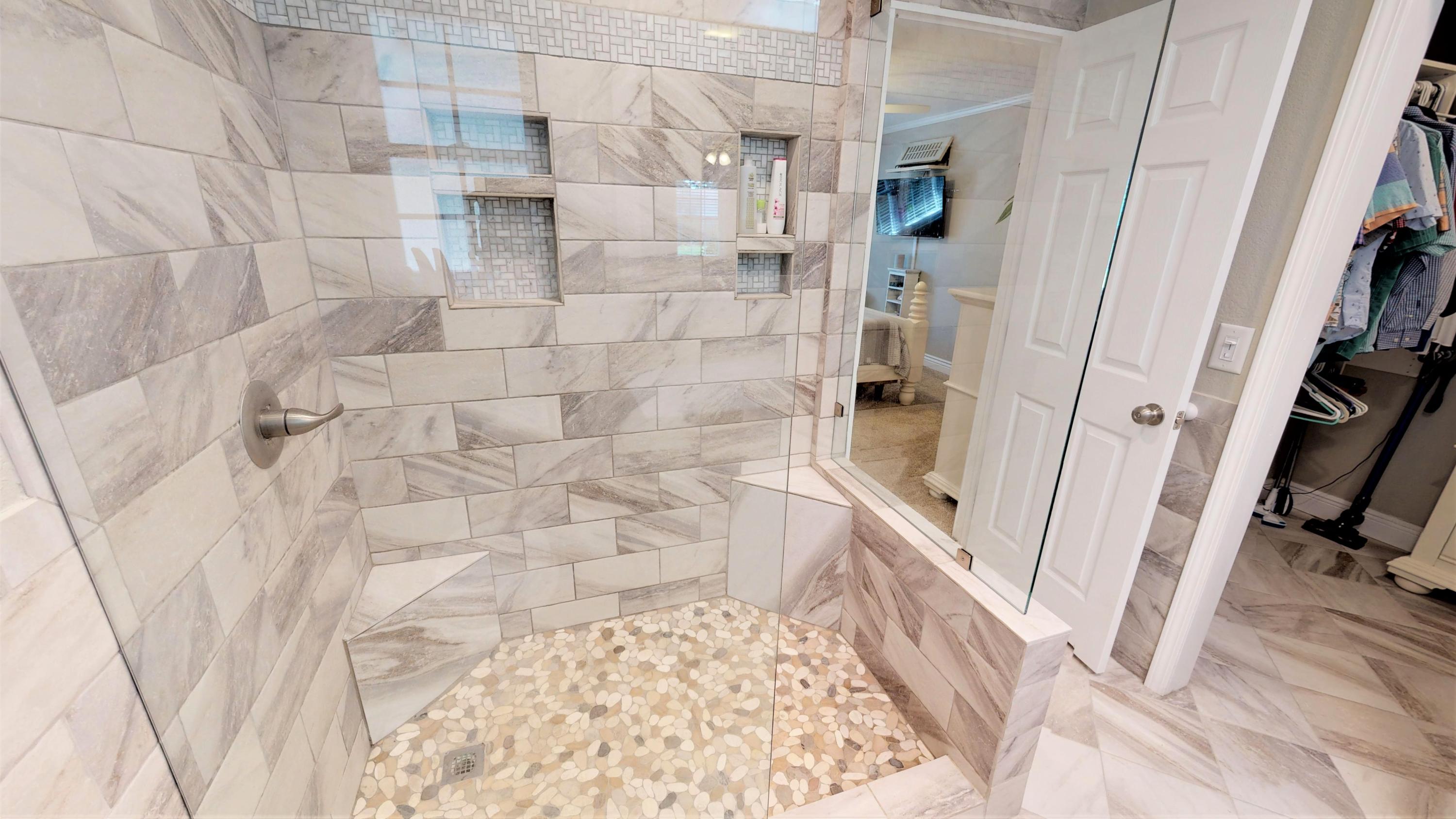 PINEWOOD ESTATES - Residential