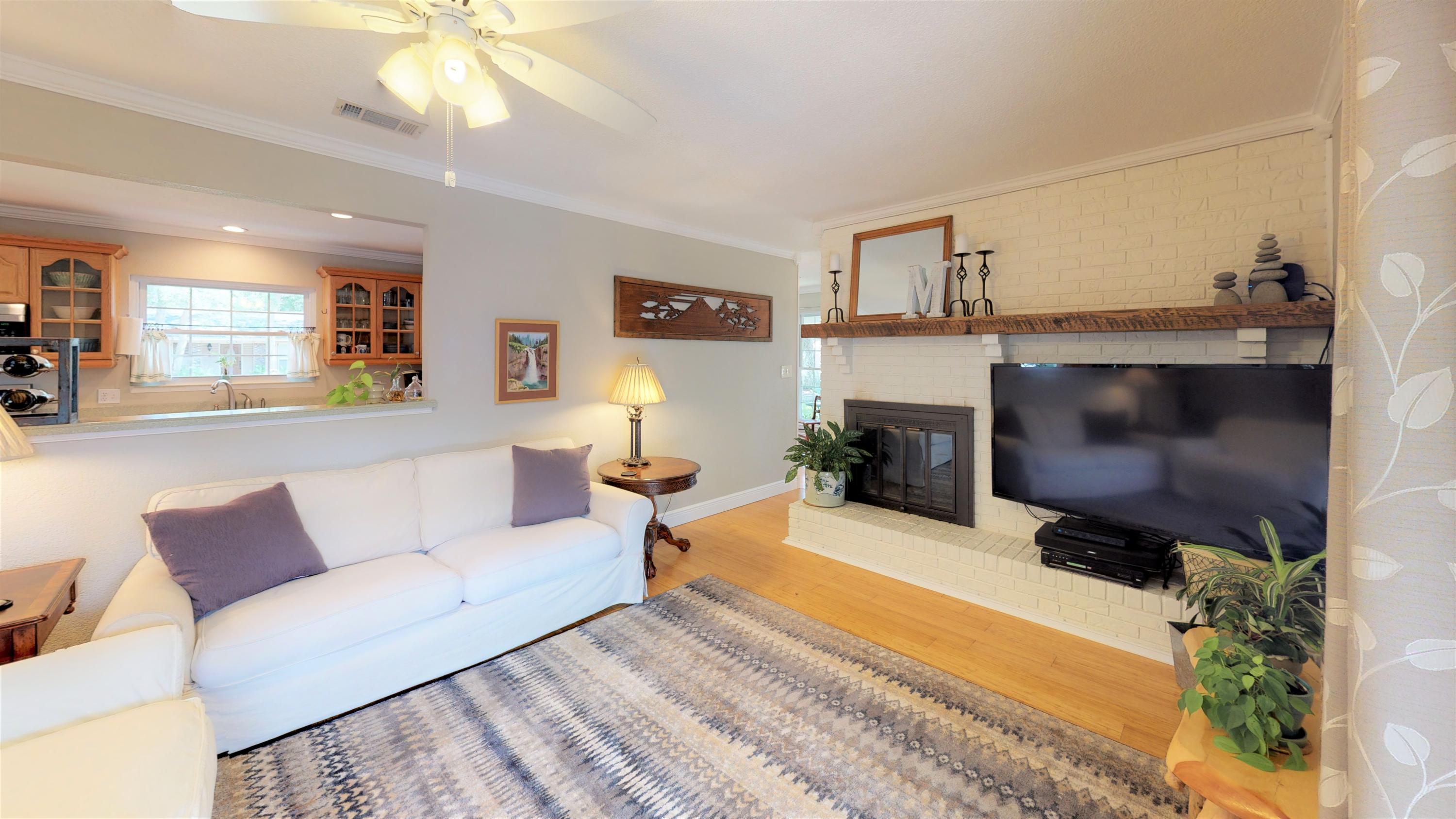 PINEWOOD ESTATES - Residential