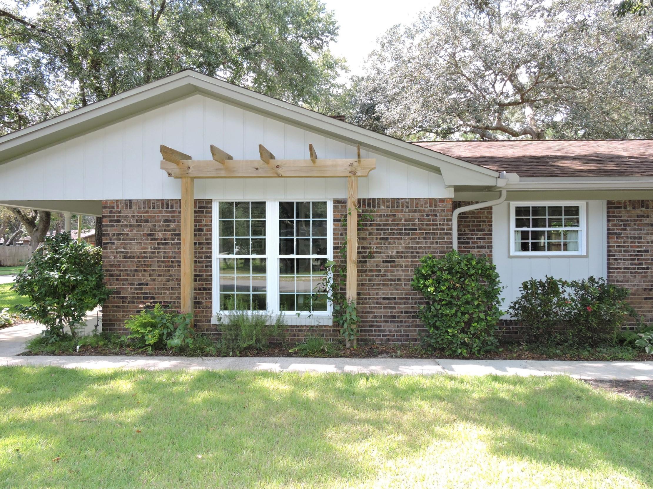 PINEWOOD ESTATES - Residential