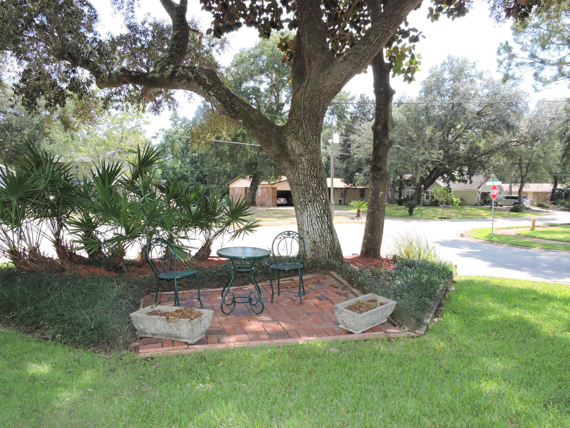 PINEWOOD ESTATES - Residential