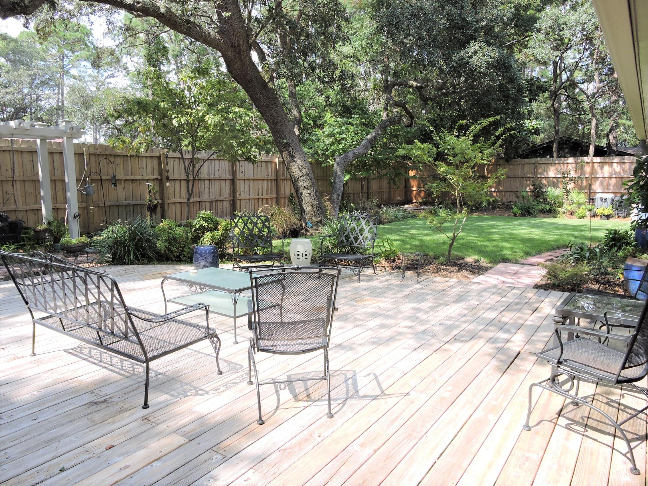 PINEWOOD ESTATES - Residential