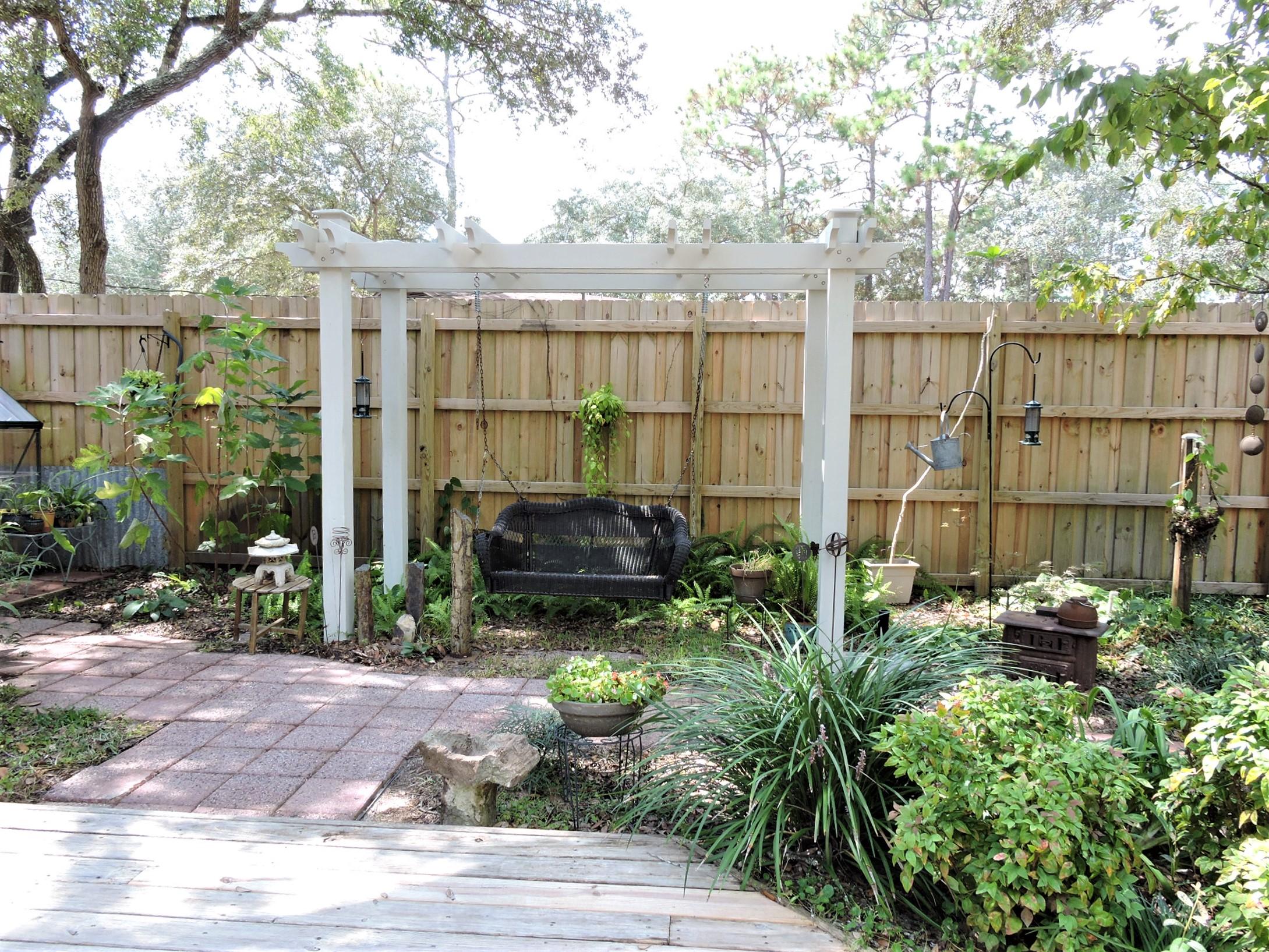 PINEWOOD ESTATES - Residential