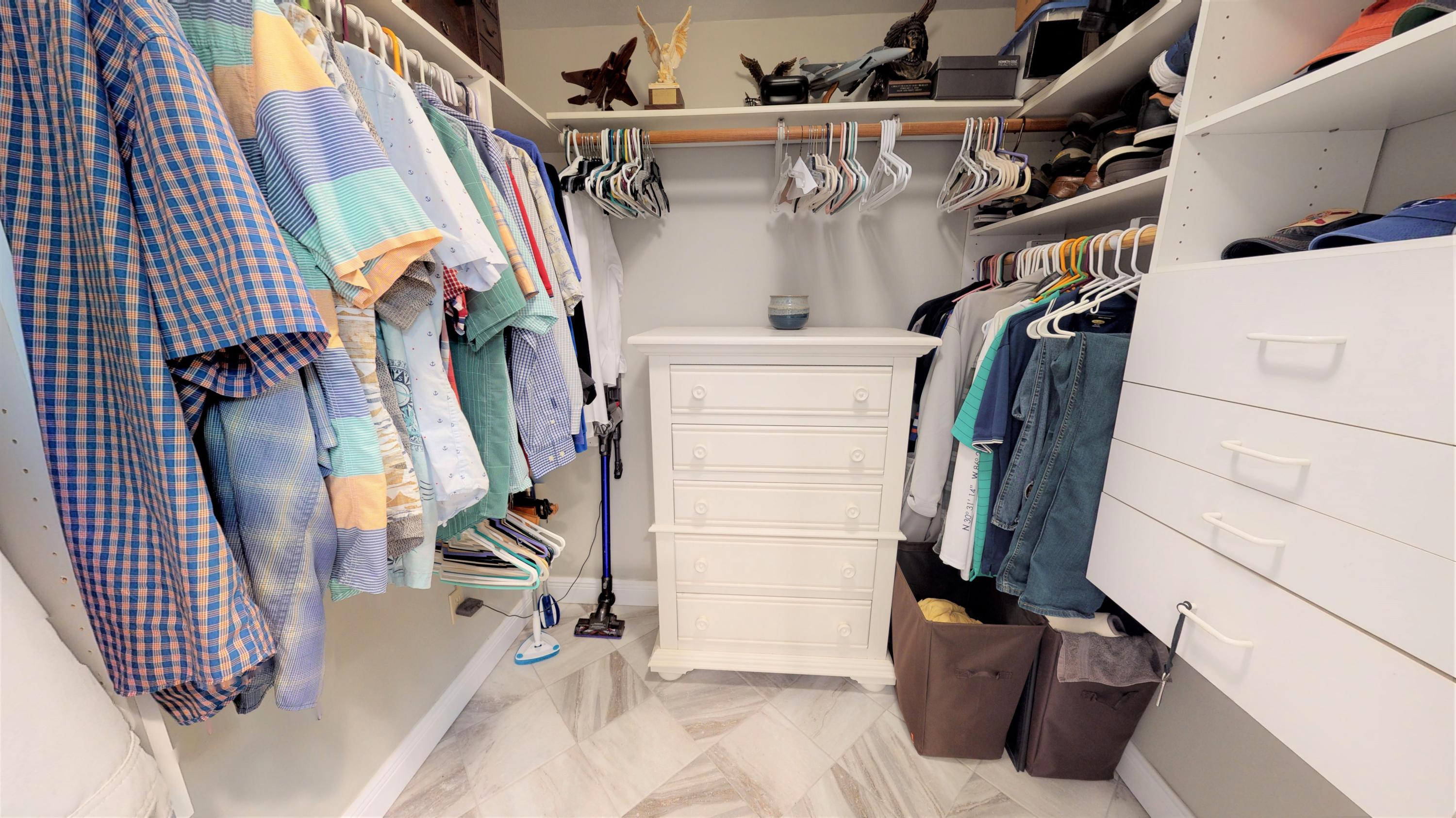 PINEWOOD ESTATES - Residential