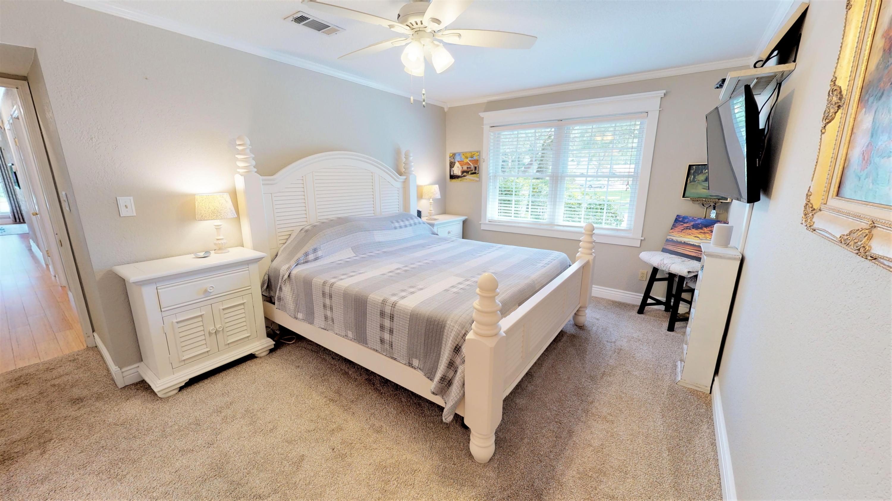 PINEWOOD ESTATES - Residential