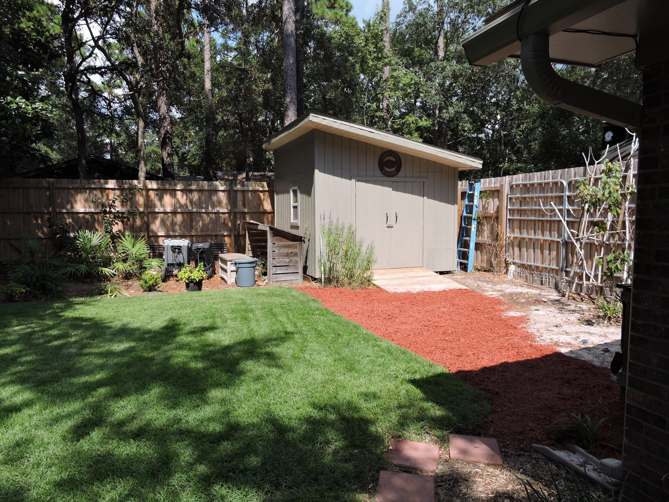 PINEWOOD ESTATES - Residential