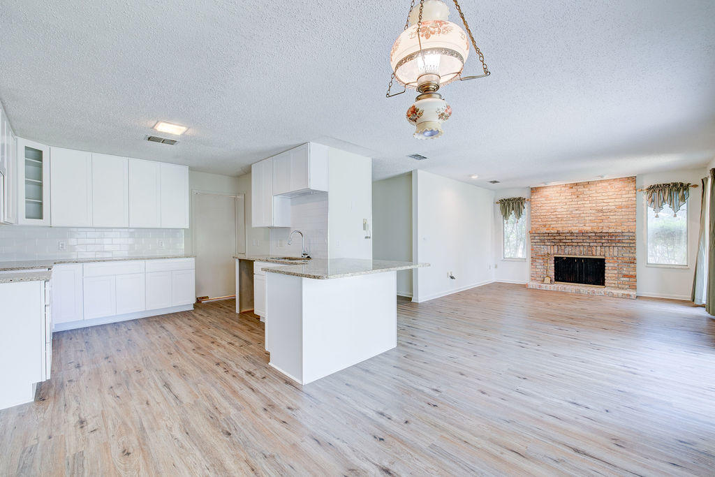 ROCKY BAYOU COUNTRY CLUB ESTATES 1 - Residential