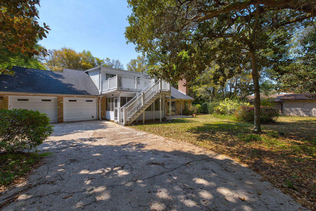 ROCKY BAYOU COUNTRY CLUB ESTATES 1 - Residential