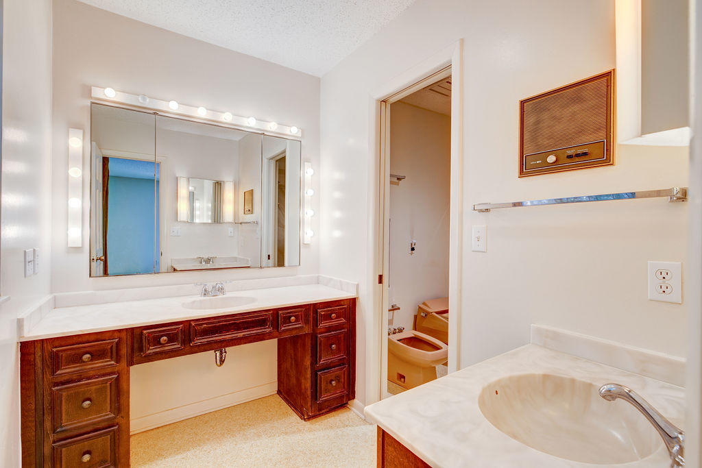 ROCKY BAYOU COUNTRY CLUB ESTATES 1 - Residential