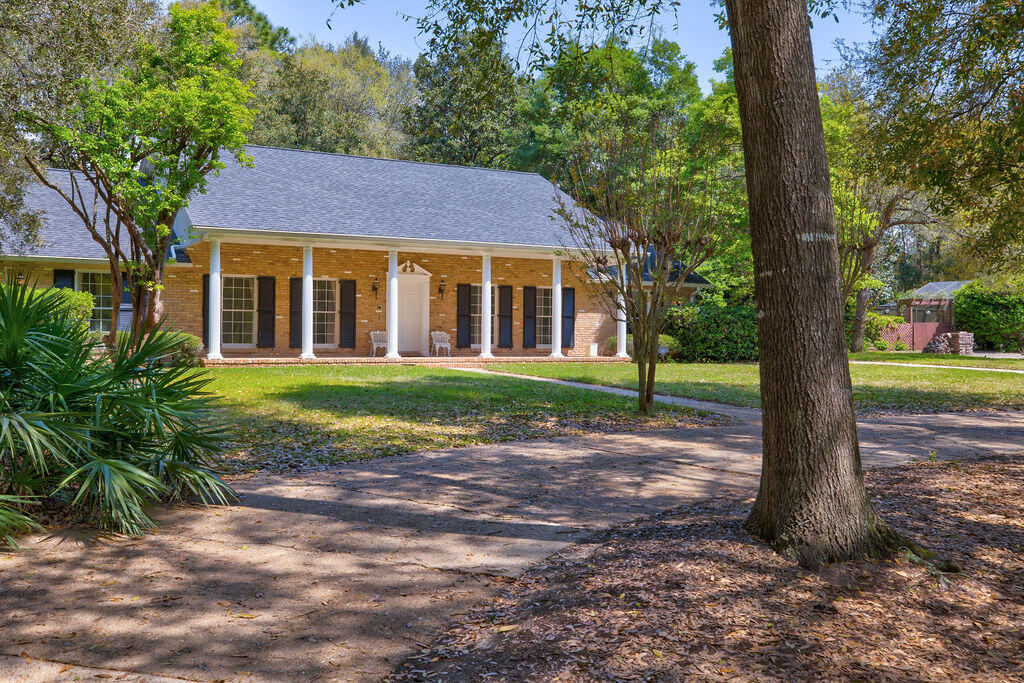 ROCKY BAYOU COUNTRY CLUB ESTATES 1 - Residential