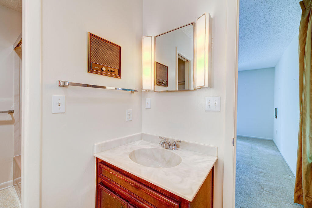 ROCKY BAYOU COUNTRY CLUB ESTATES 1 - Residential