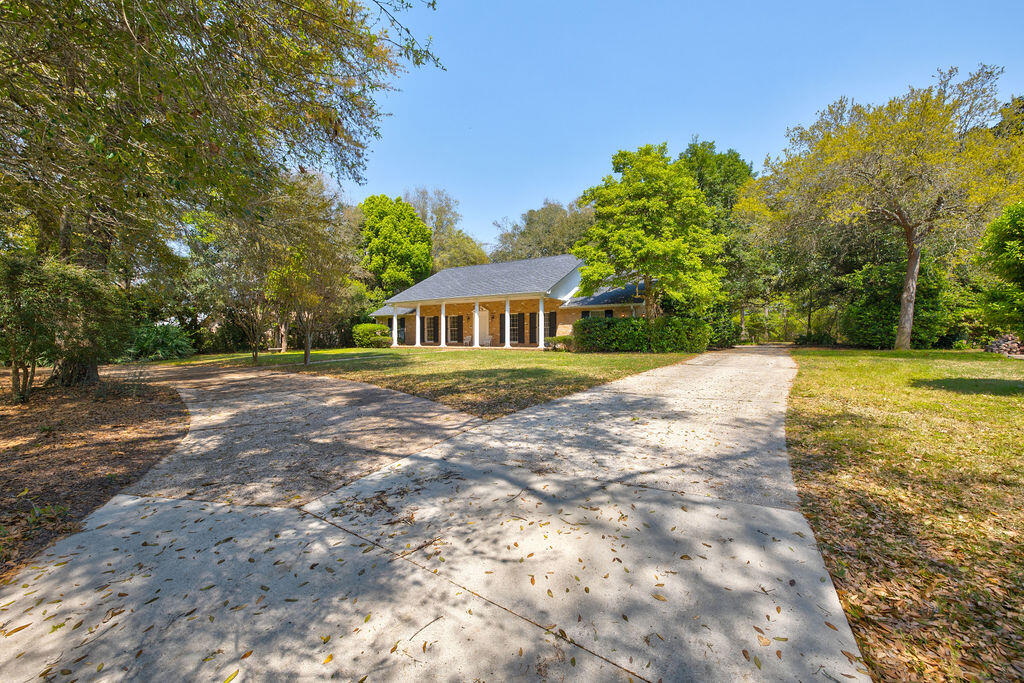 ROCKY BAYOU COUNTRY CLUB ESTATES 1 - Residential