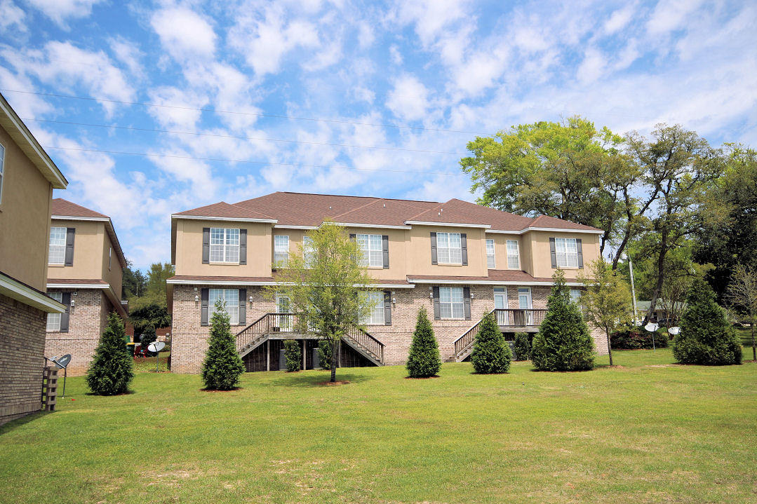 WALTON OAKS TOWNHOMES - Residential