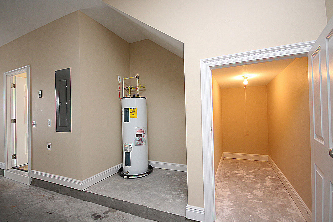 WALTON OAKS TOWNHOMES - Residential