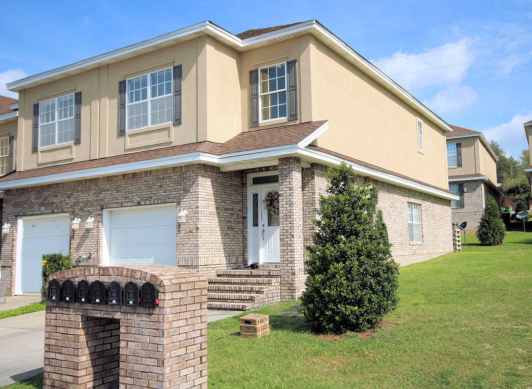 WALTON OAKS TOWNHOMES - Residential