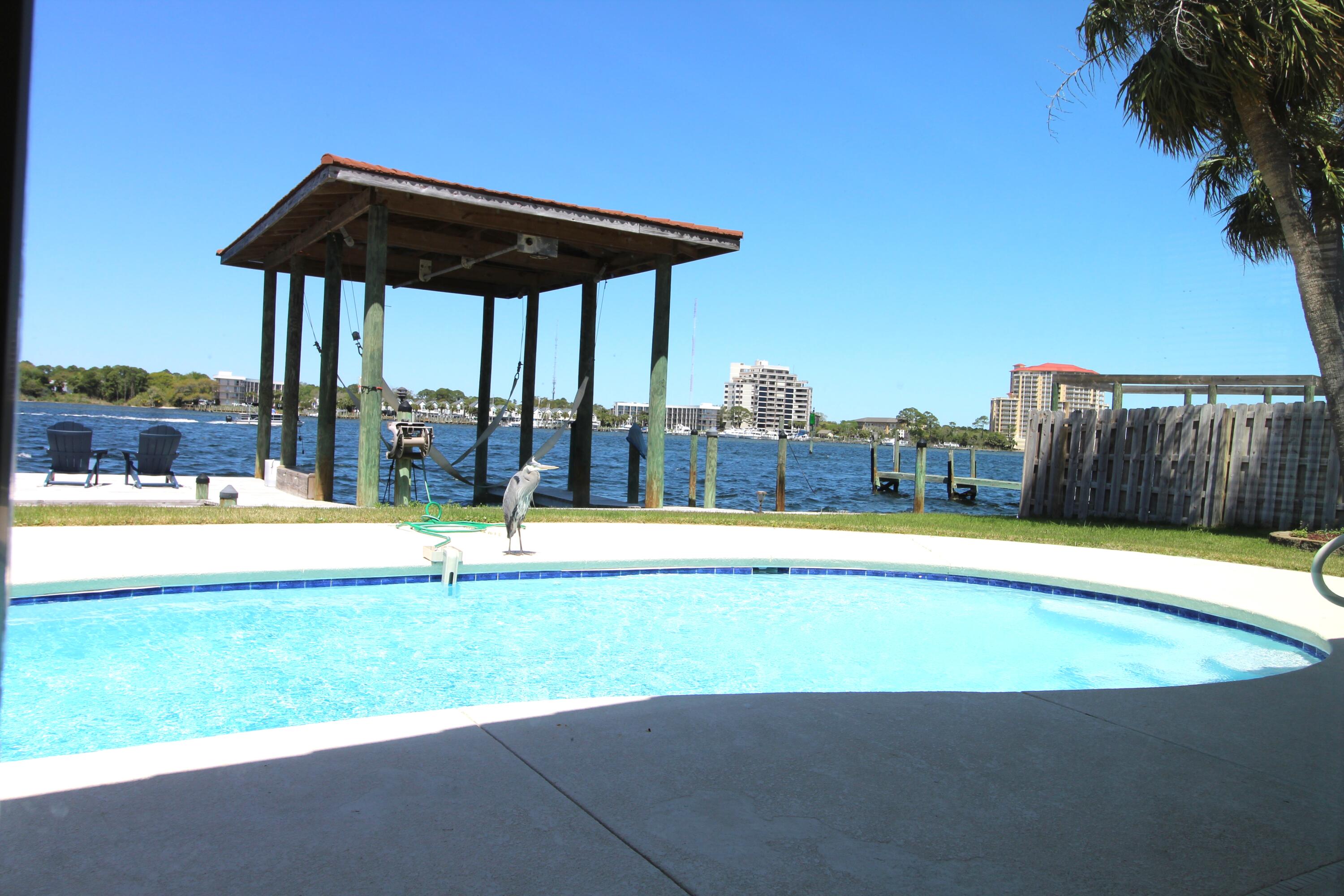 SANTA ROSA ISLAND LOT 476 BLK 8 - Residential