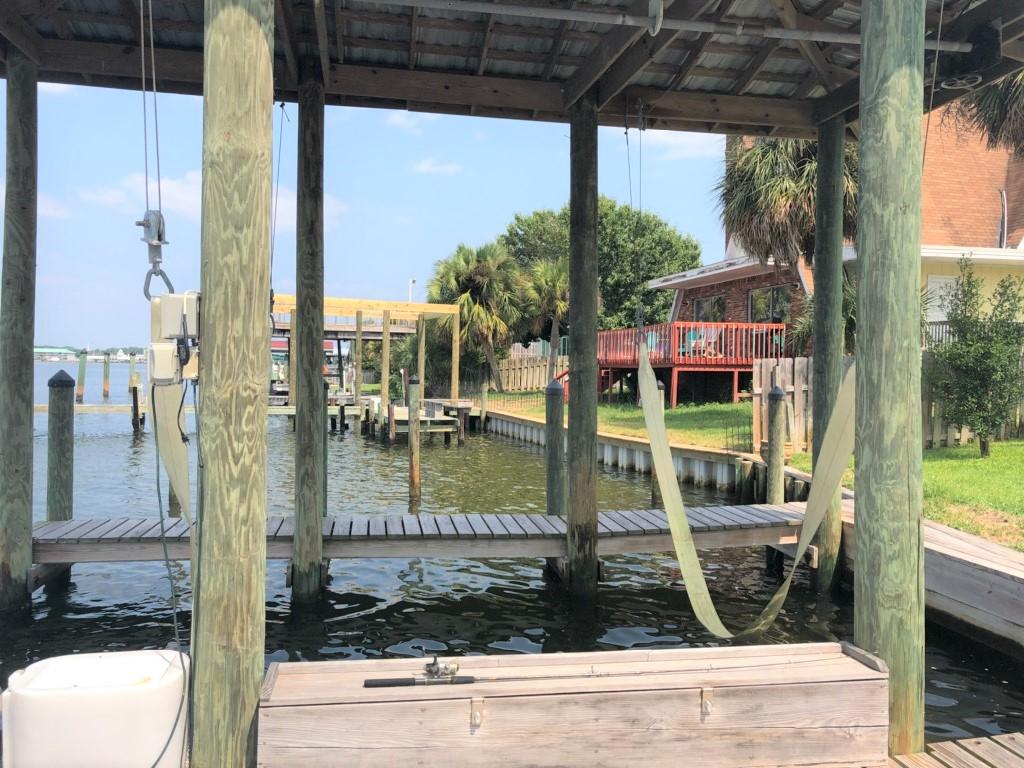 SANTA ROSA ISLAND LOT 476 BLK 8 - Residential