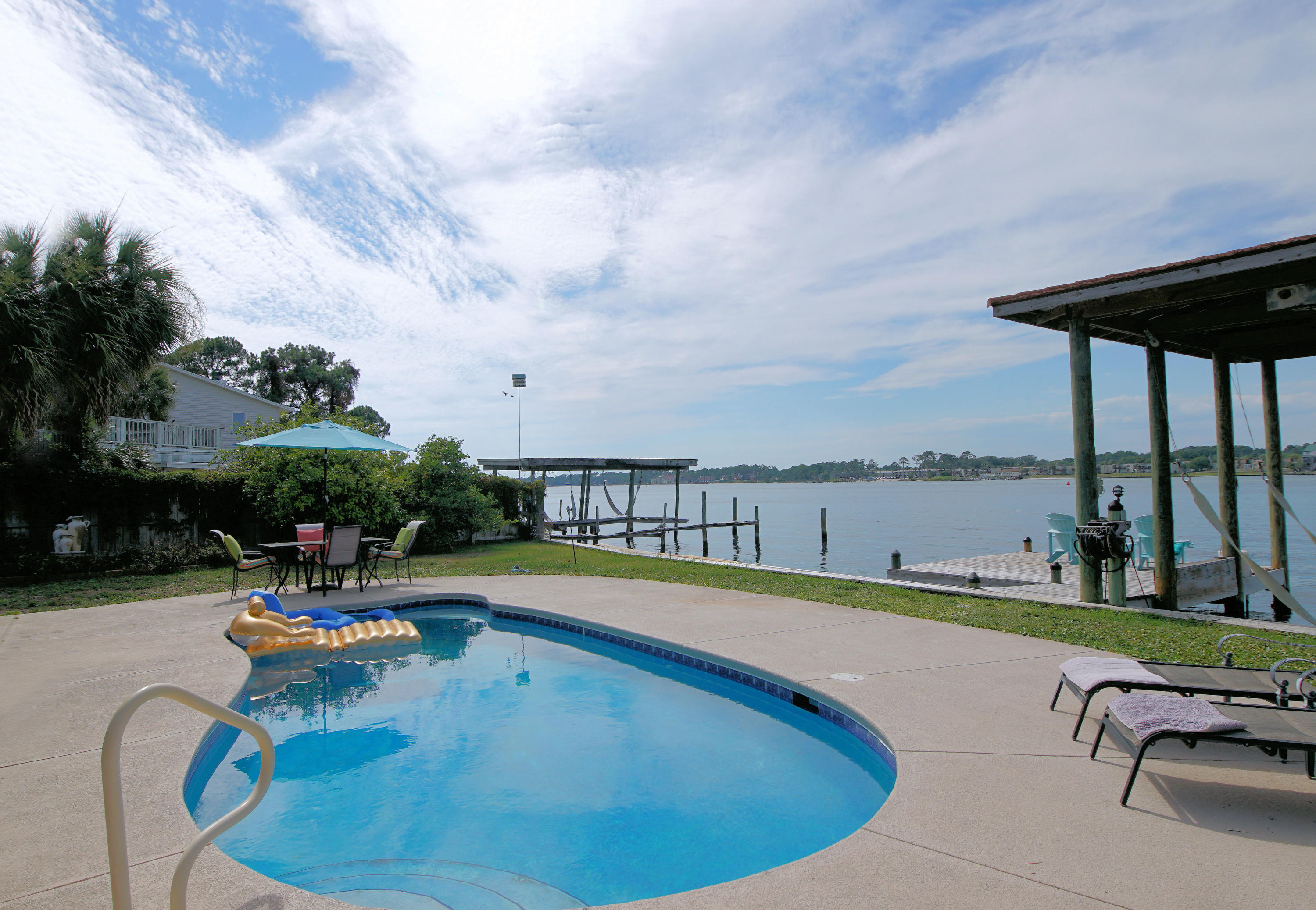 SANTA ROSA ISLAND LOT 476 BLK 8 - Residential