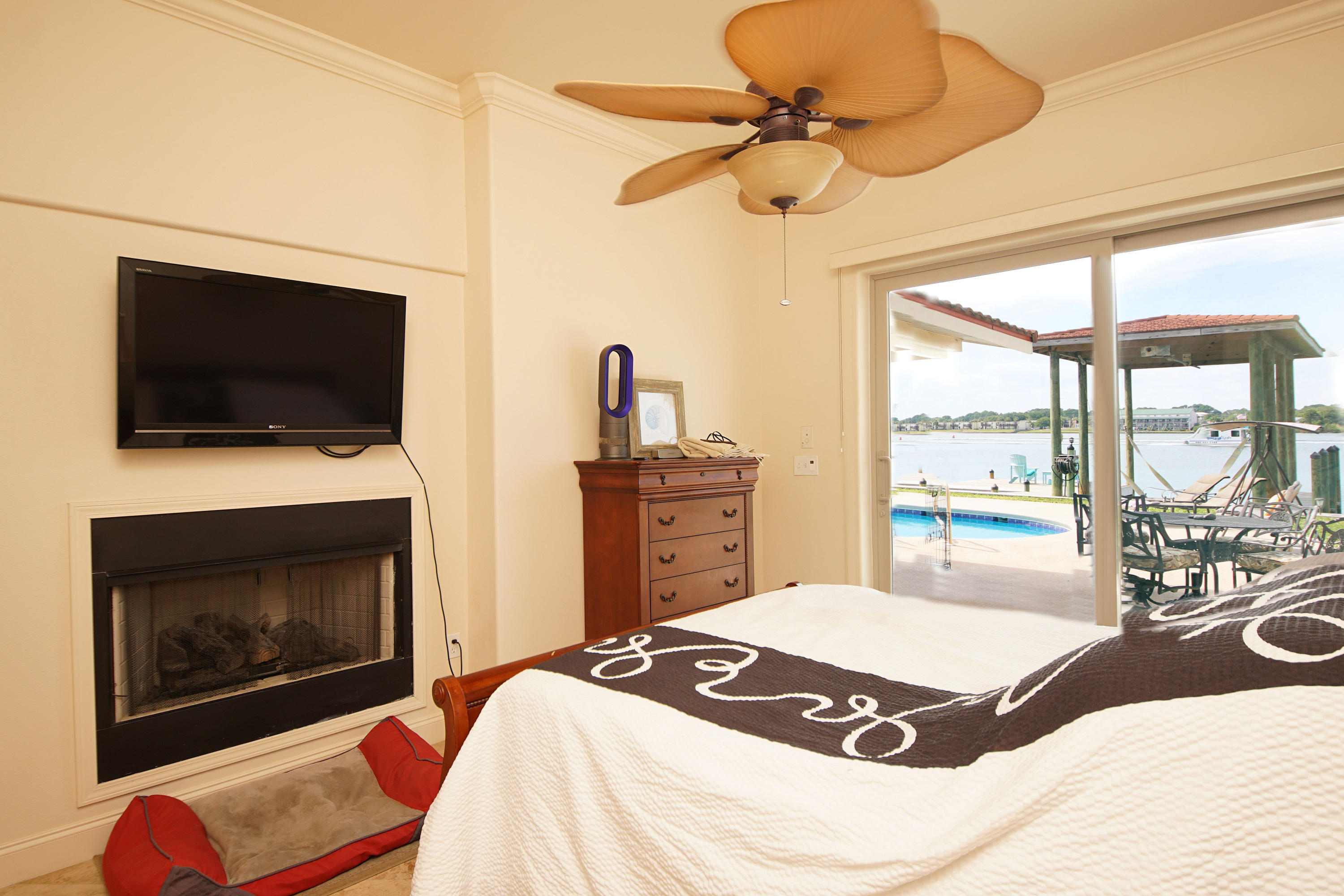 SANTA ROSA ISLAND LOT 476 BLK 8 - Residential