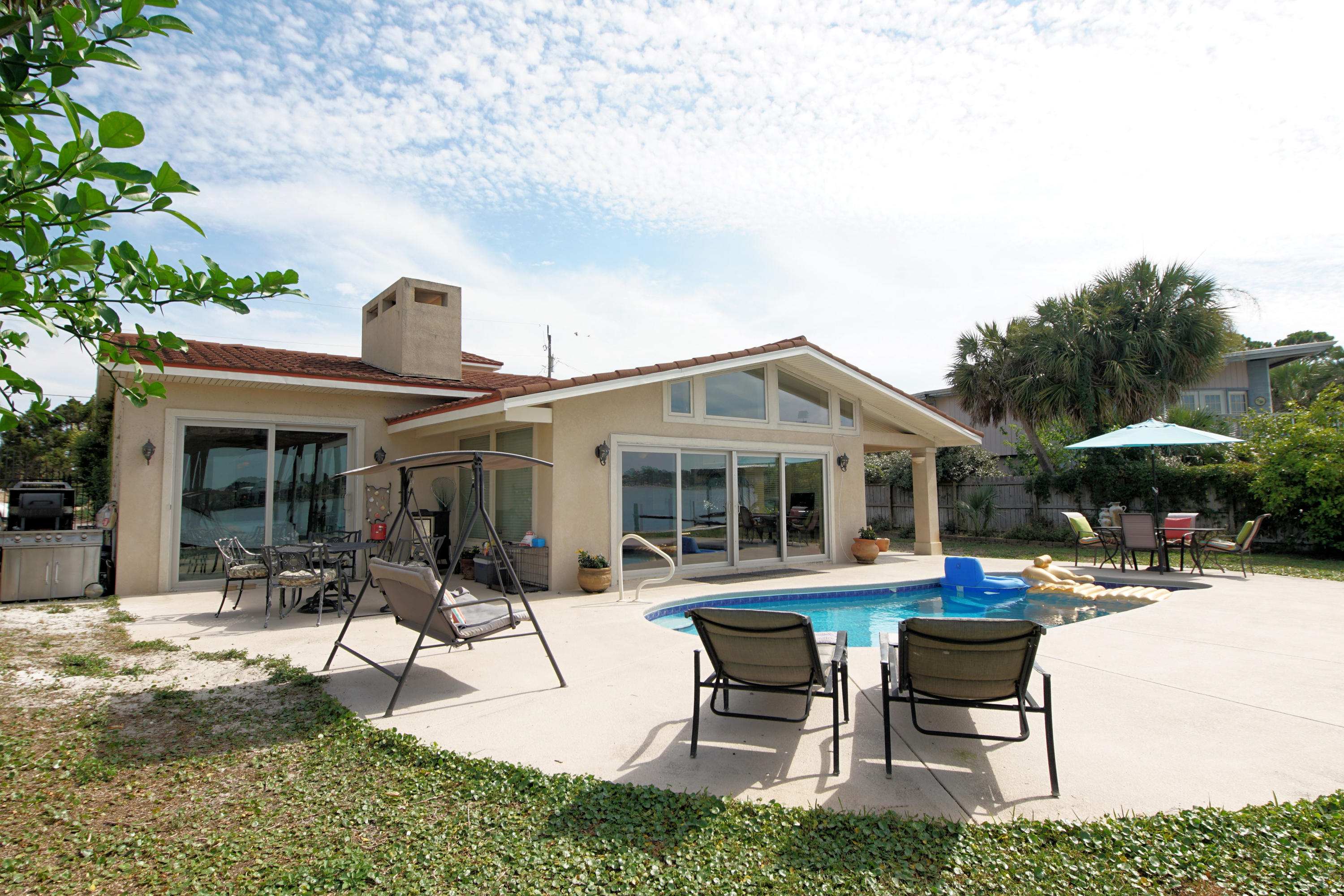 SANTA ROSA ISLAND LOT 476 BLK 8 - Residential