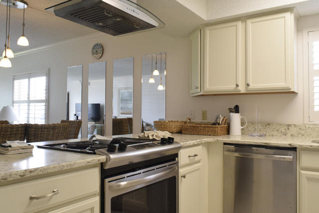 EL MATADOR CONDOMINIUM - Residential