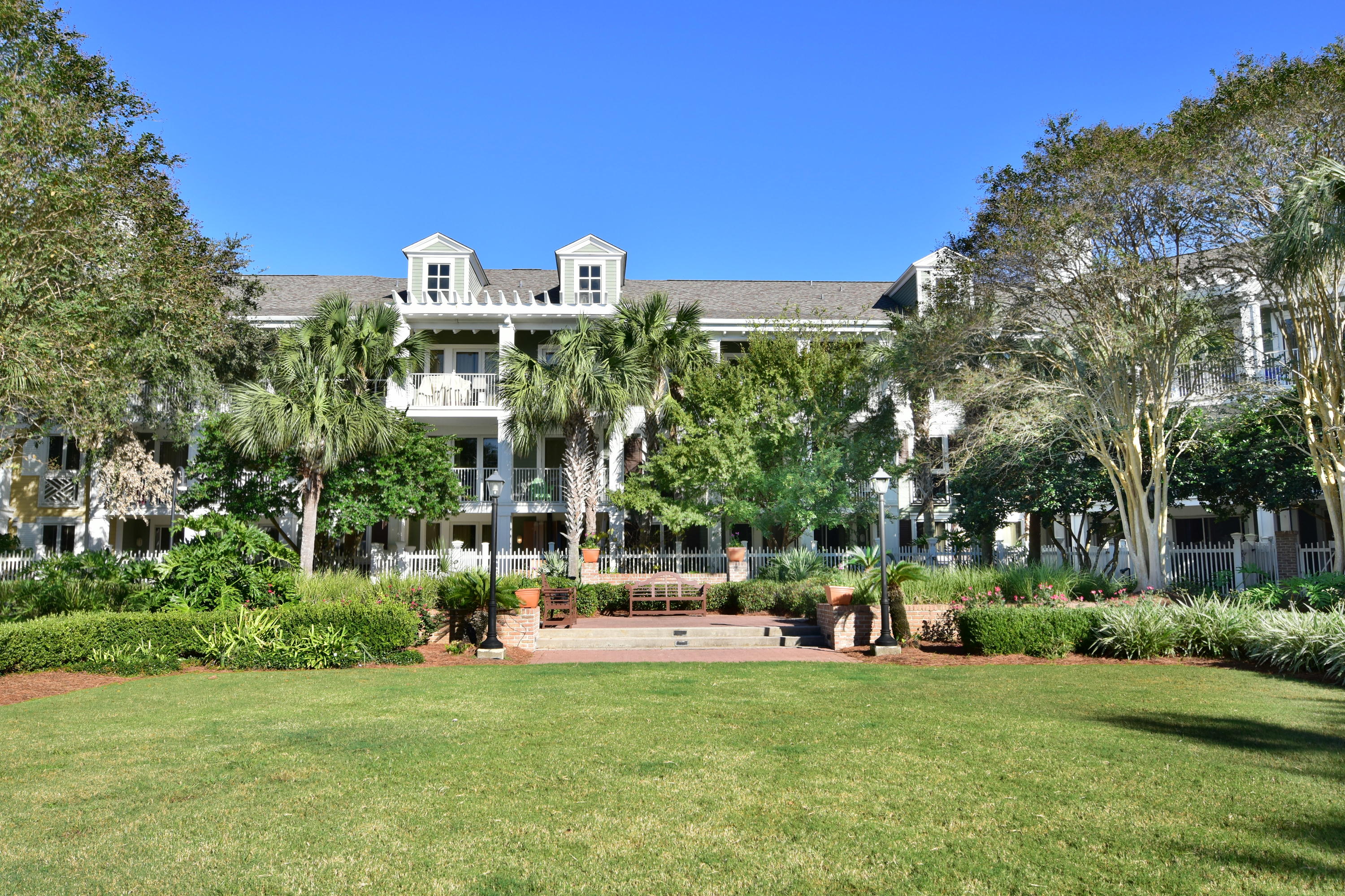 PILOT HOUSE - Residential