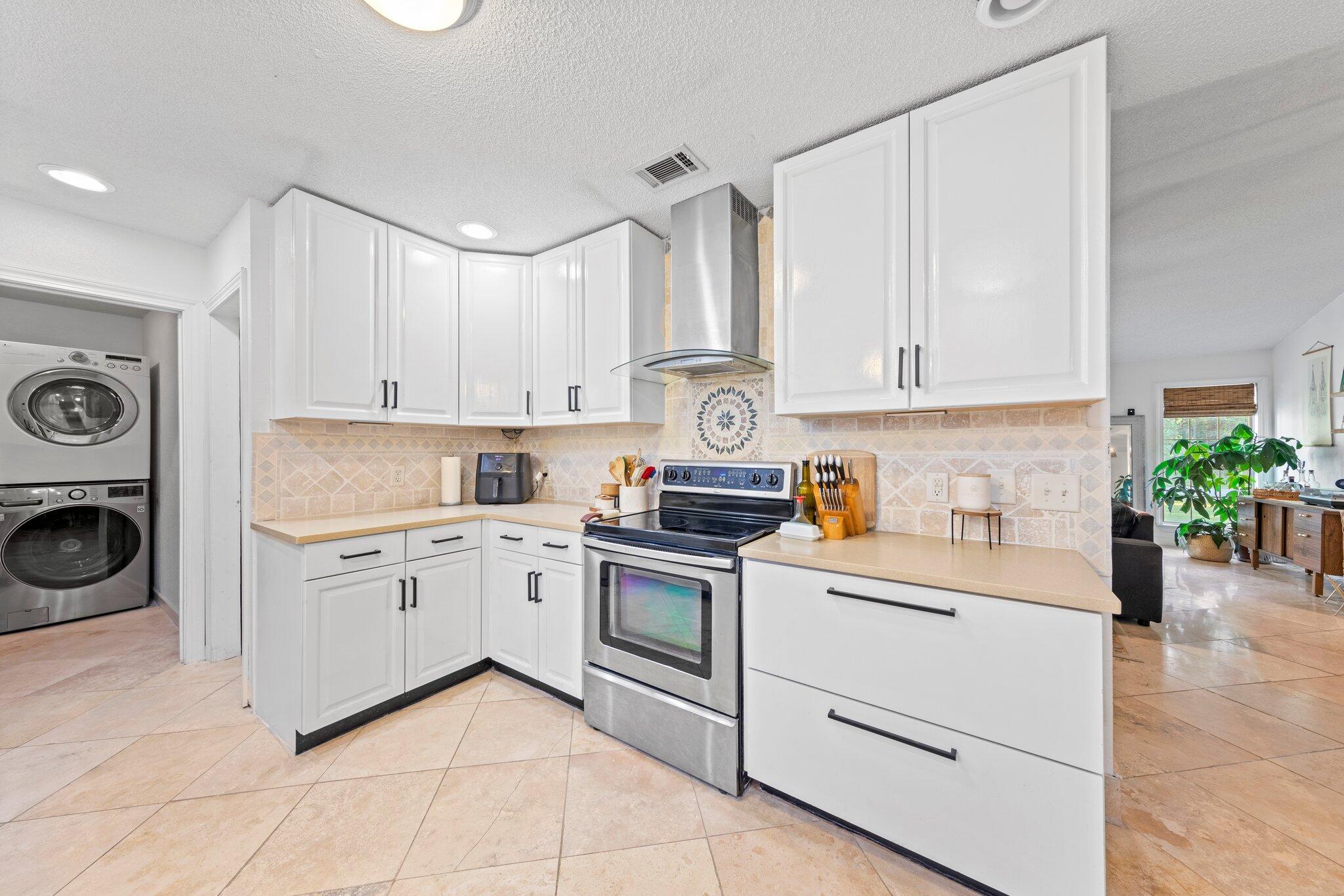 NAVARRE S/D 2ND ADDN - Residential