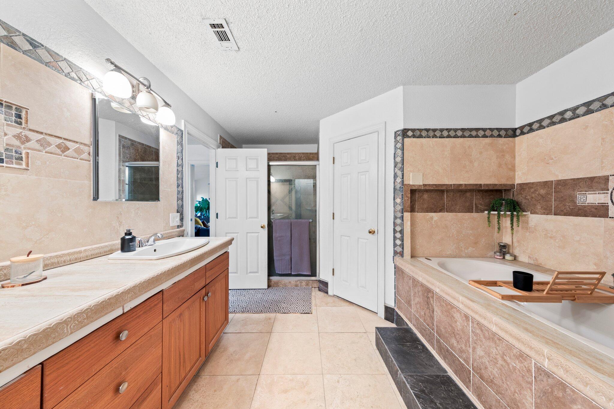 NAVARRE S/D 2ND ADDN - Residential