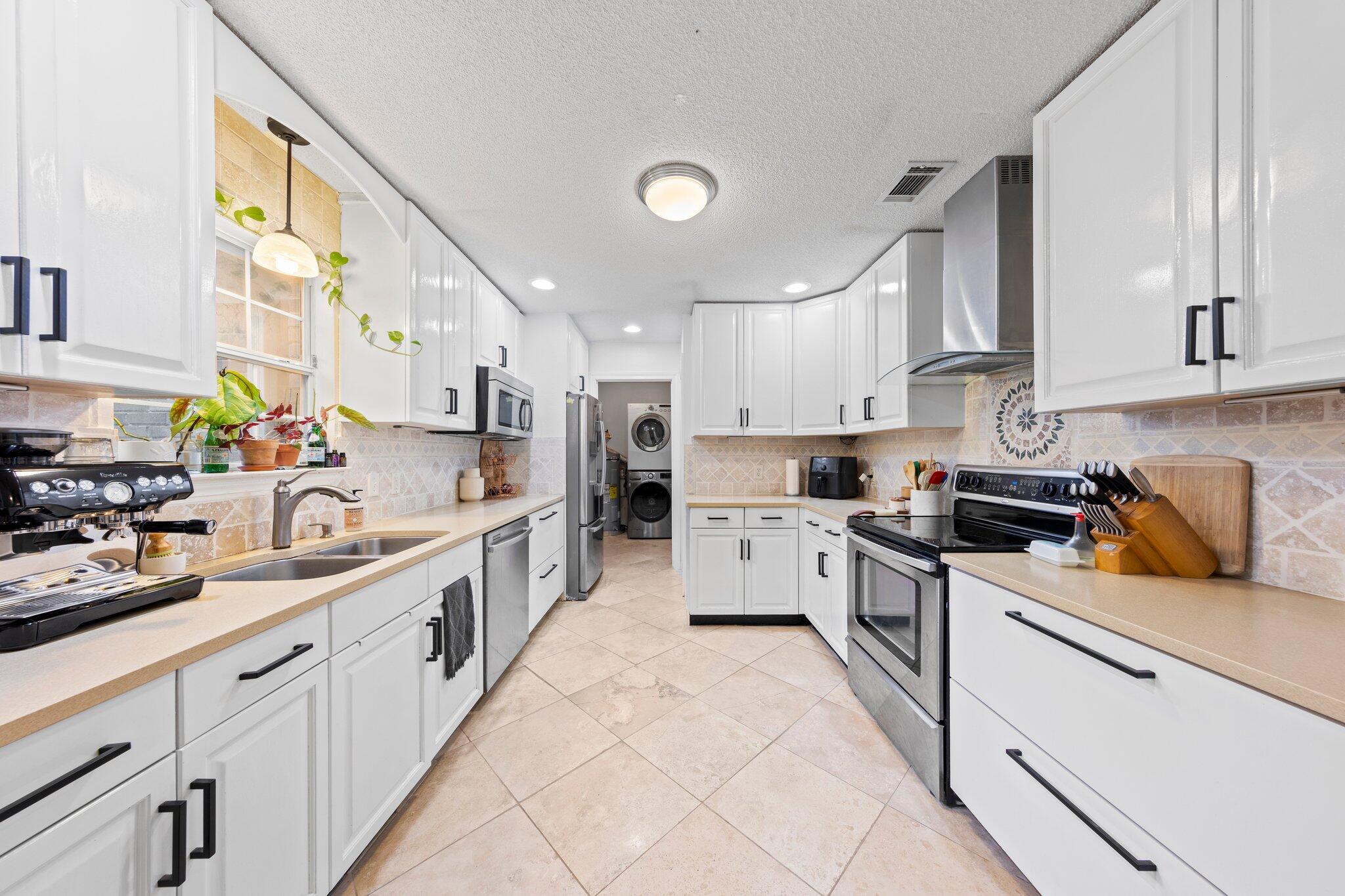 NAVARRE S/D 2ND ADDN - Residential